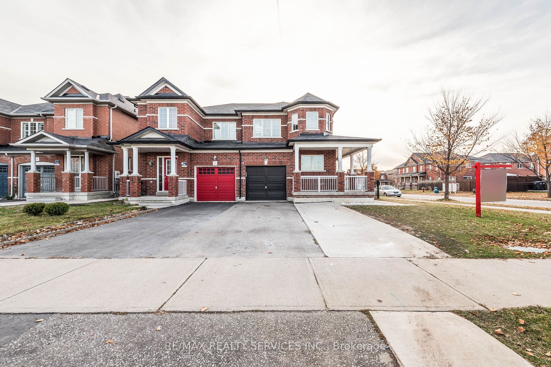 2 Burnstown Circ