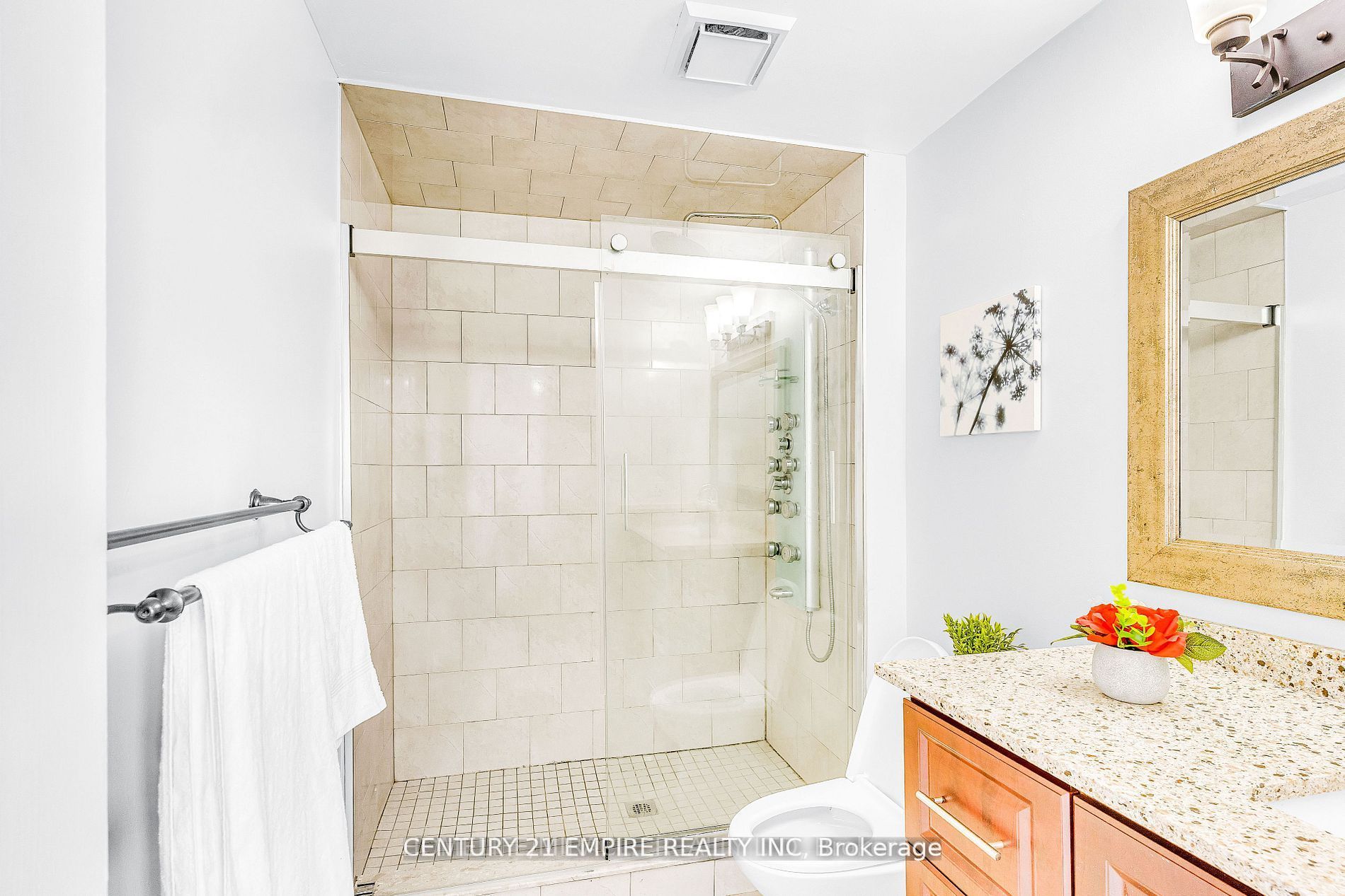 87 Sandmere Ave