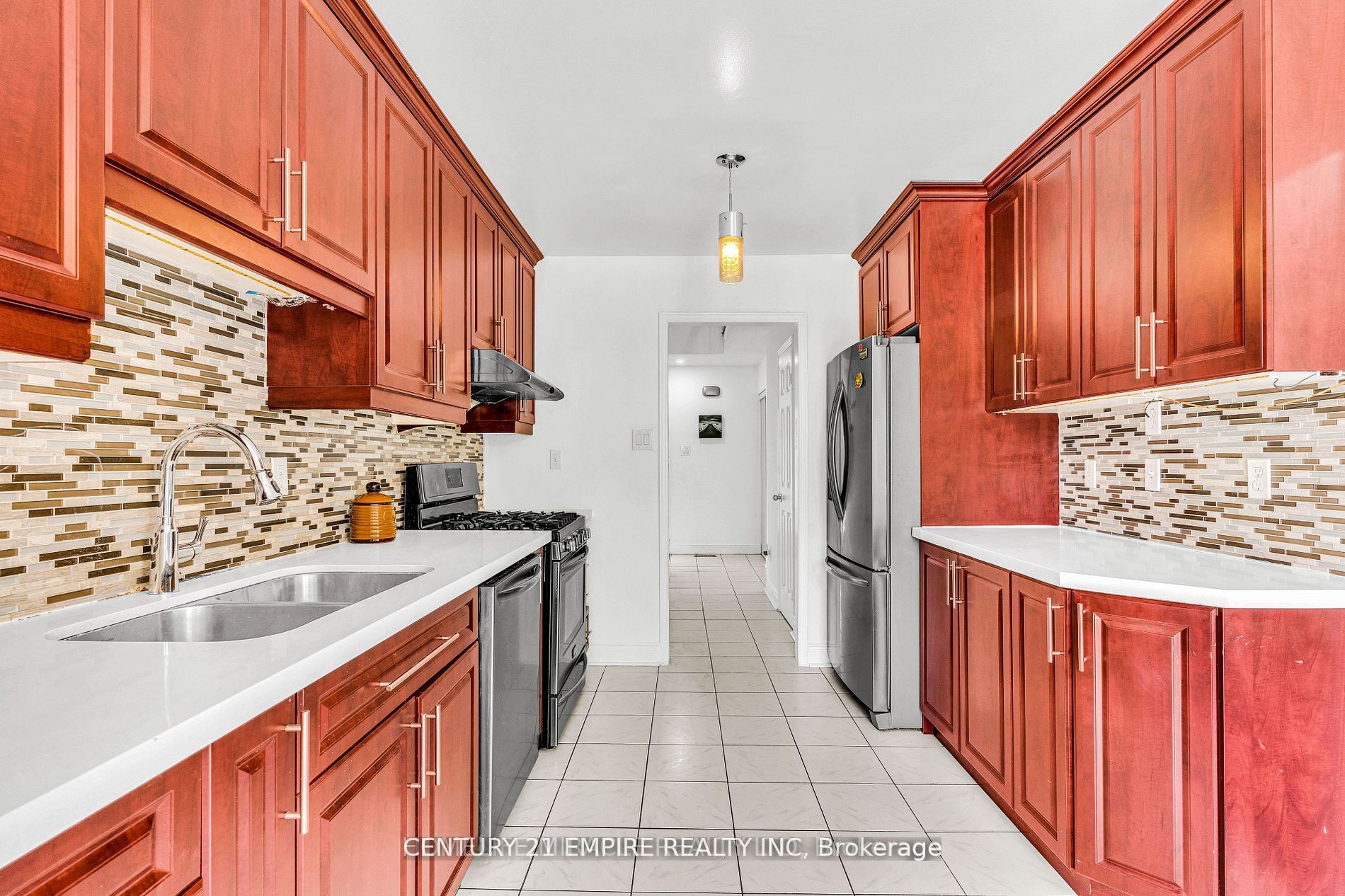 87 Sandmere Ave