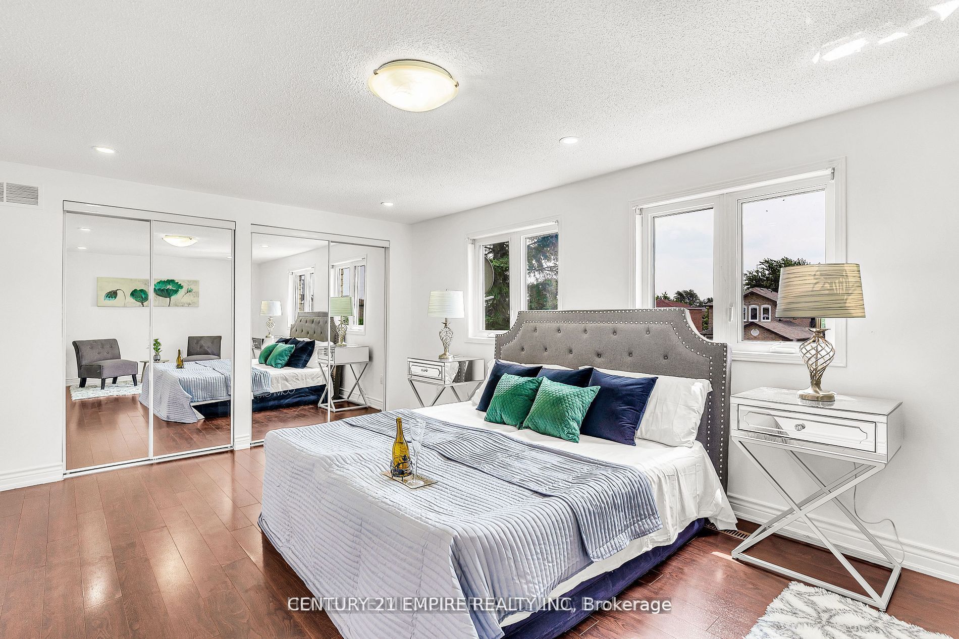 87 Sandmere Ave