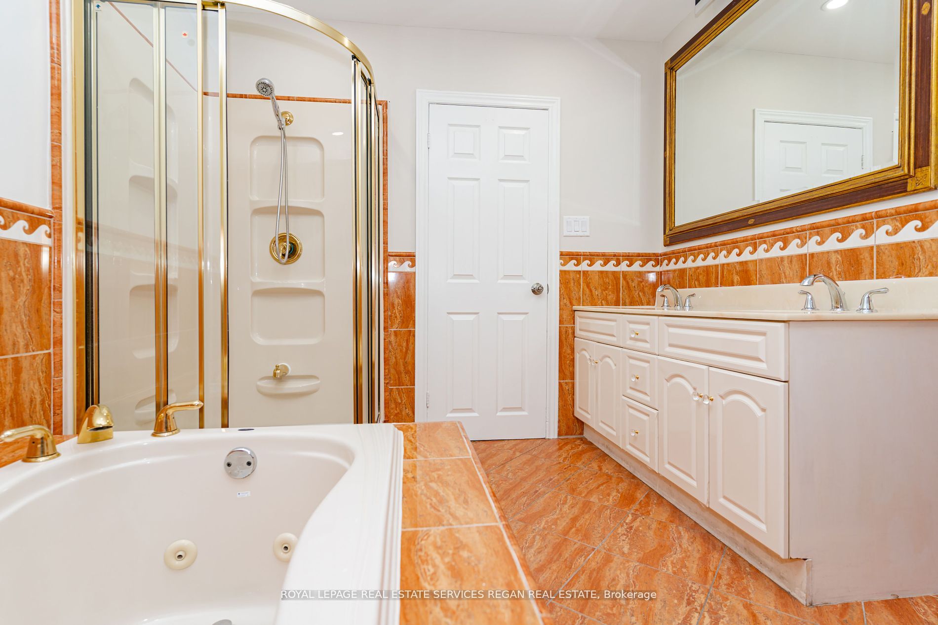 1113 Greenoaks Dr