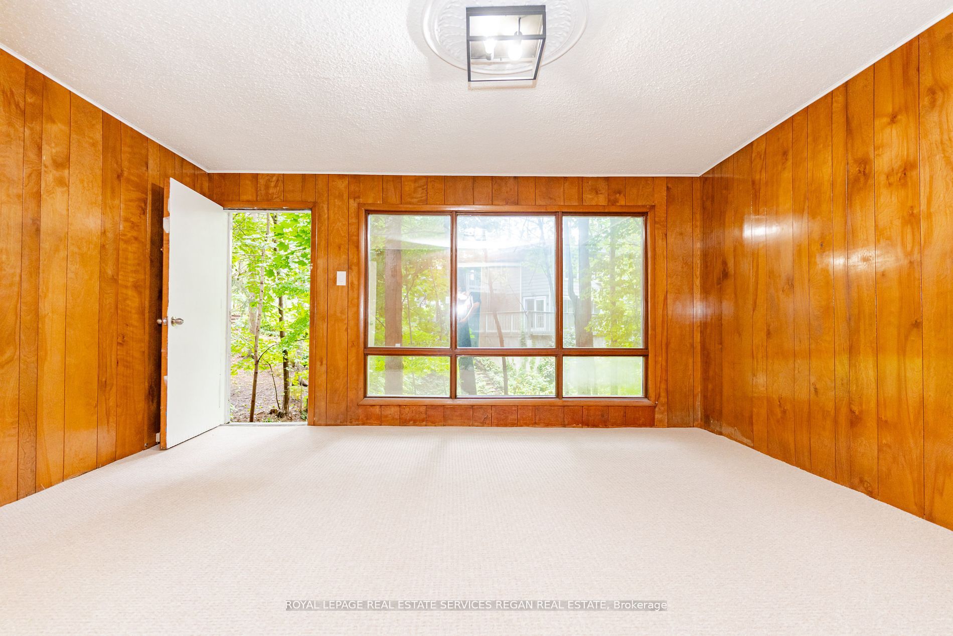 1113 Greenoaks Dr