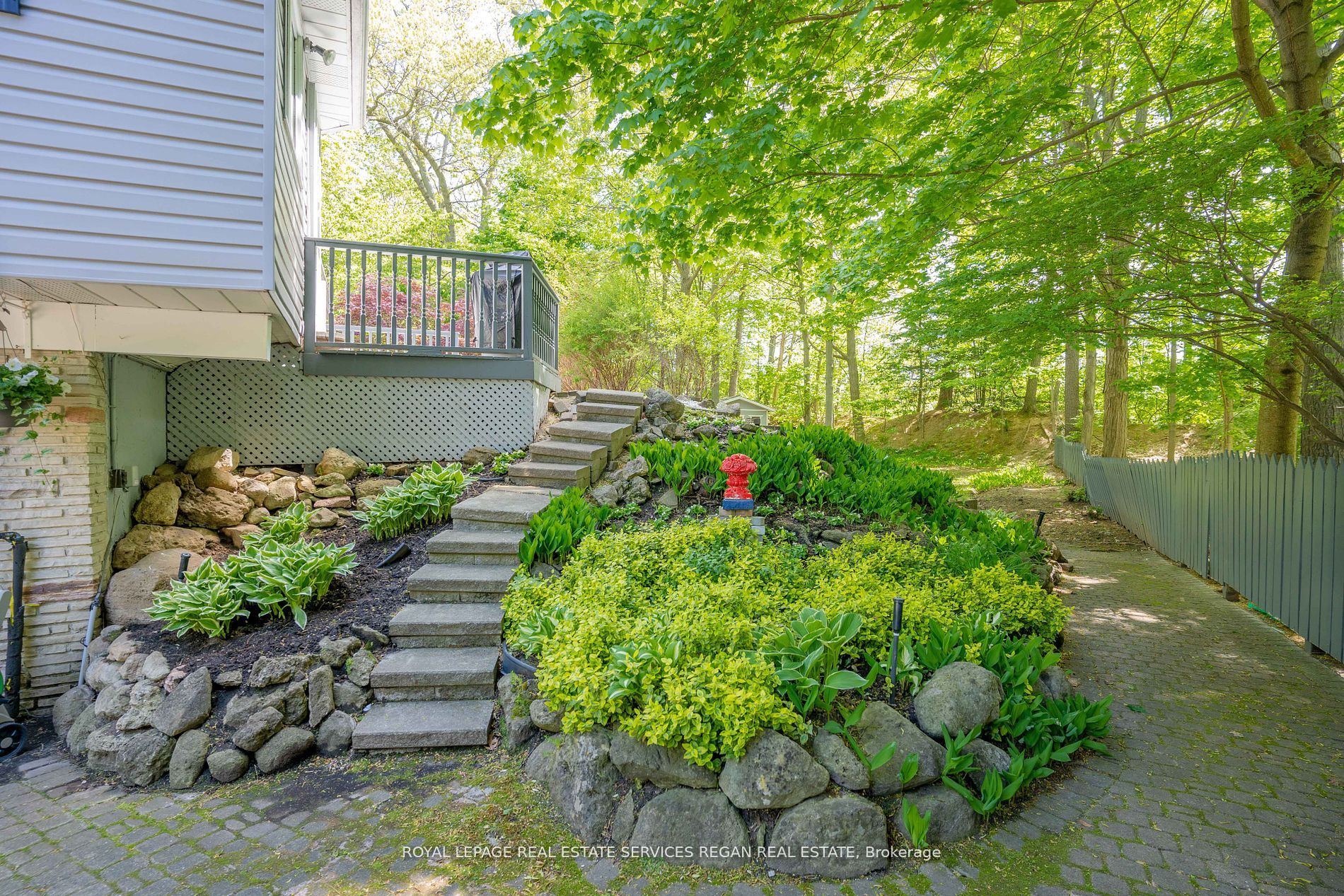 1113 Greenoaks Dr