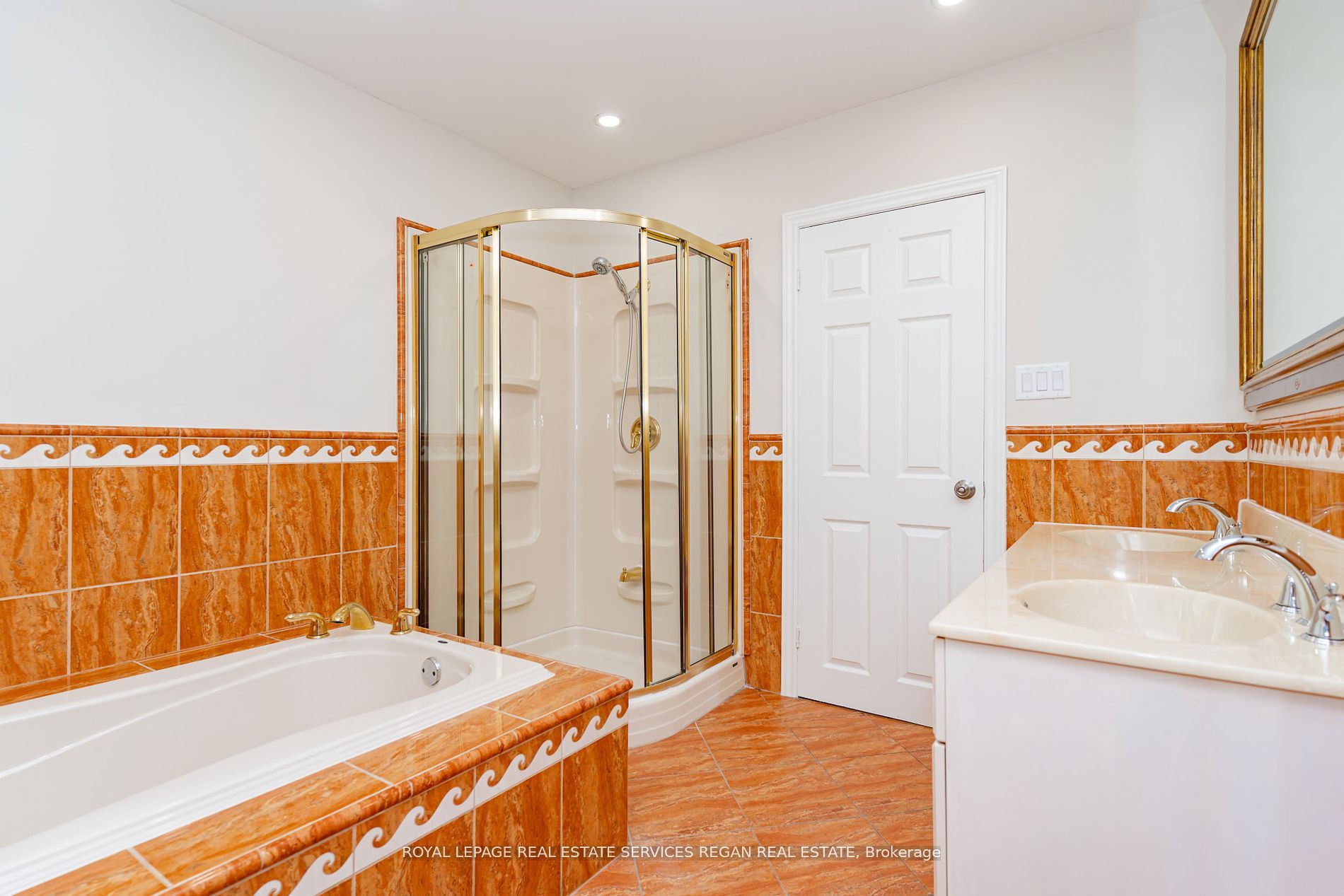 1113 Greenoaks Dr
