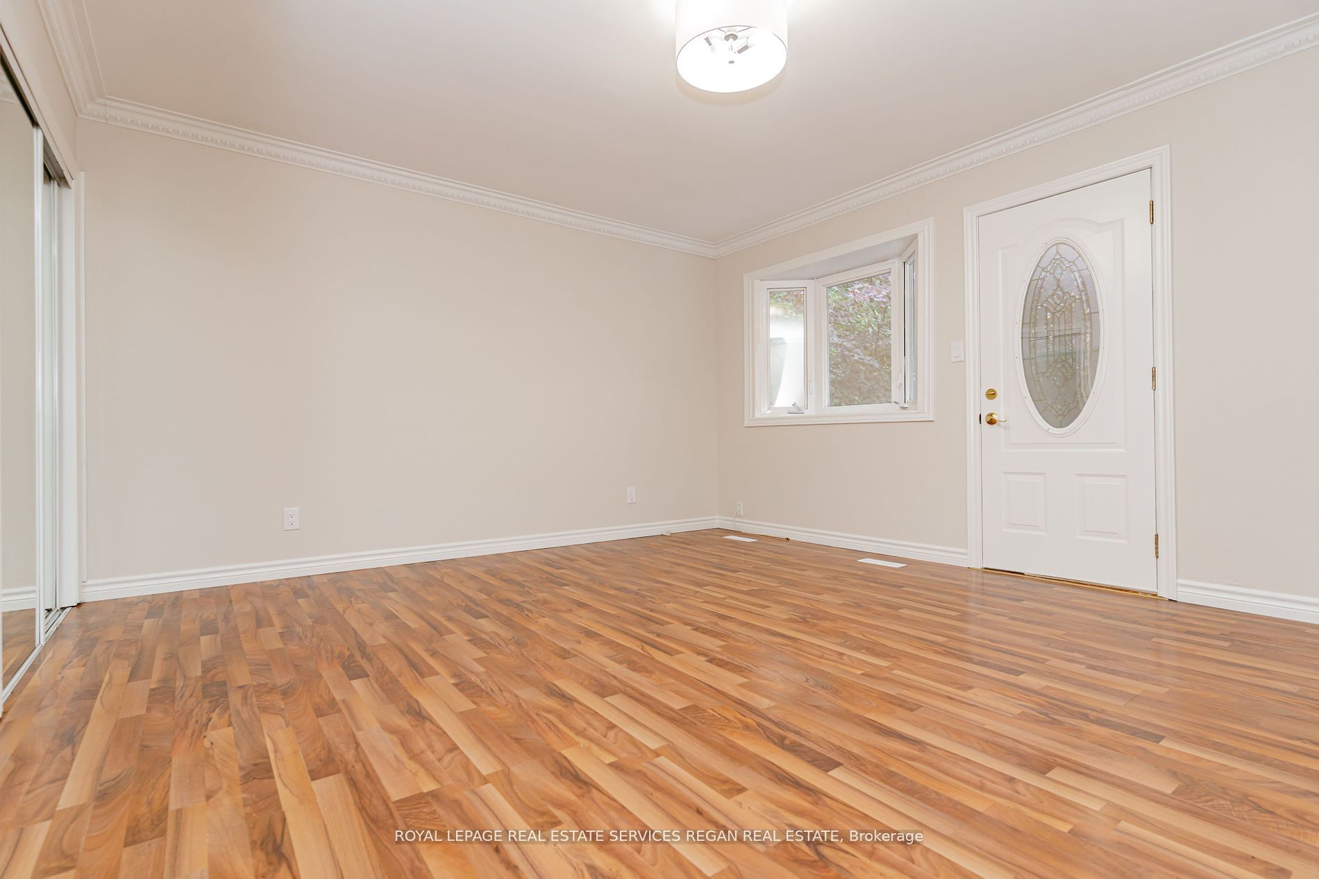 1113 Greenoaks Dr