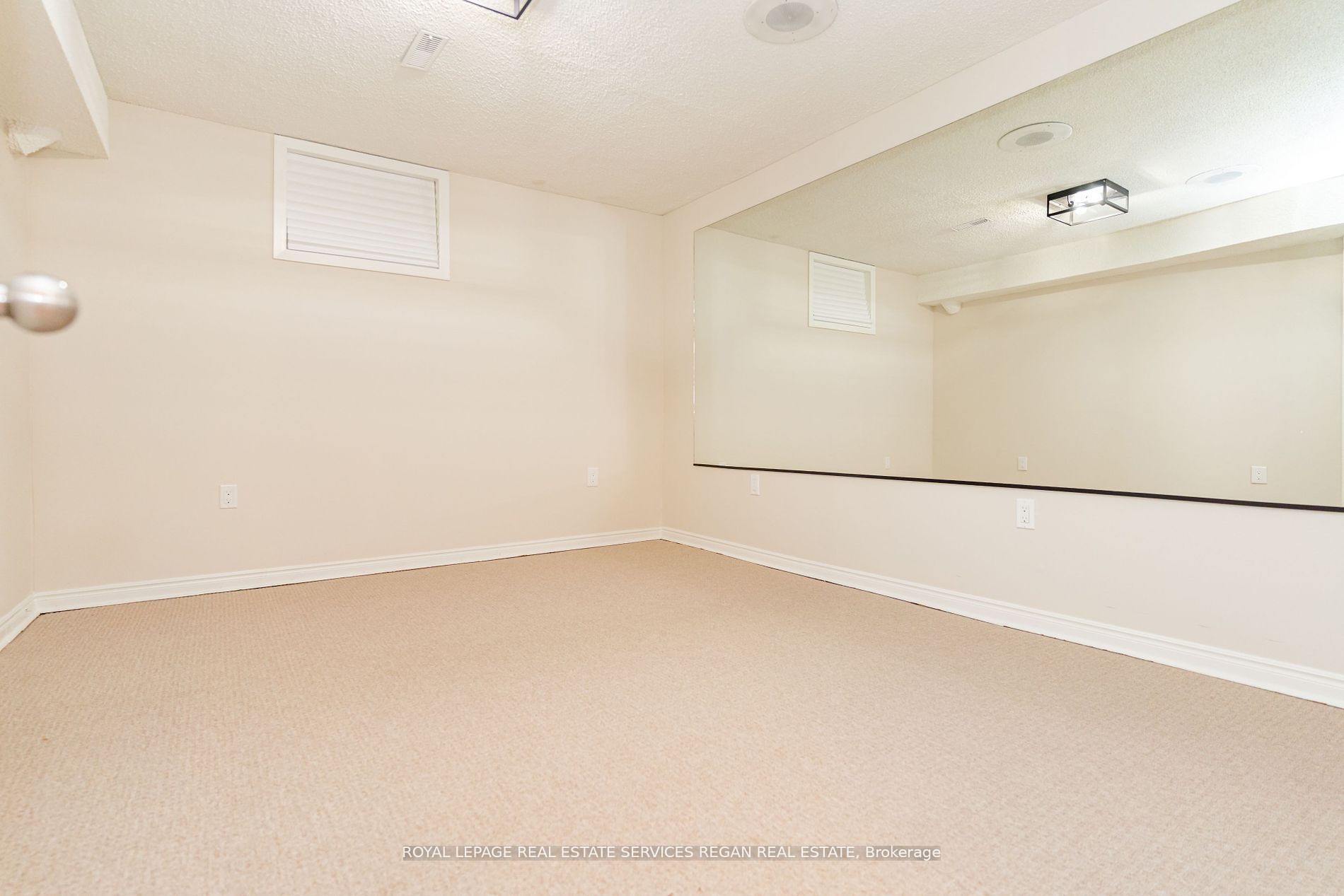 1113 Greenoaks Dr