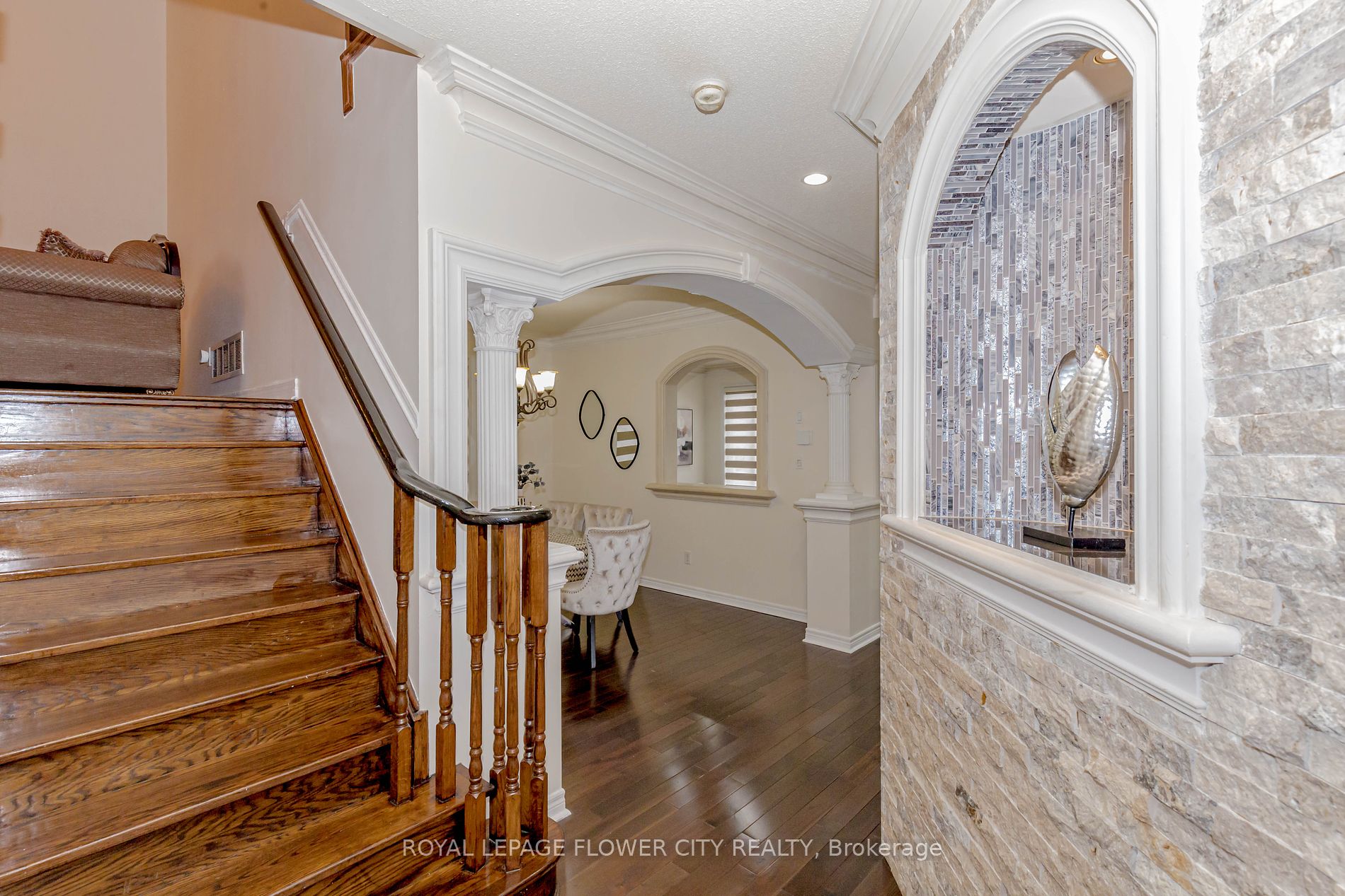 548 Fernforest Dr