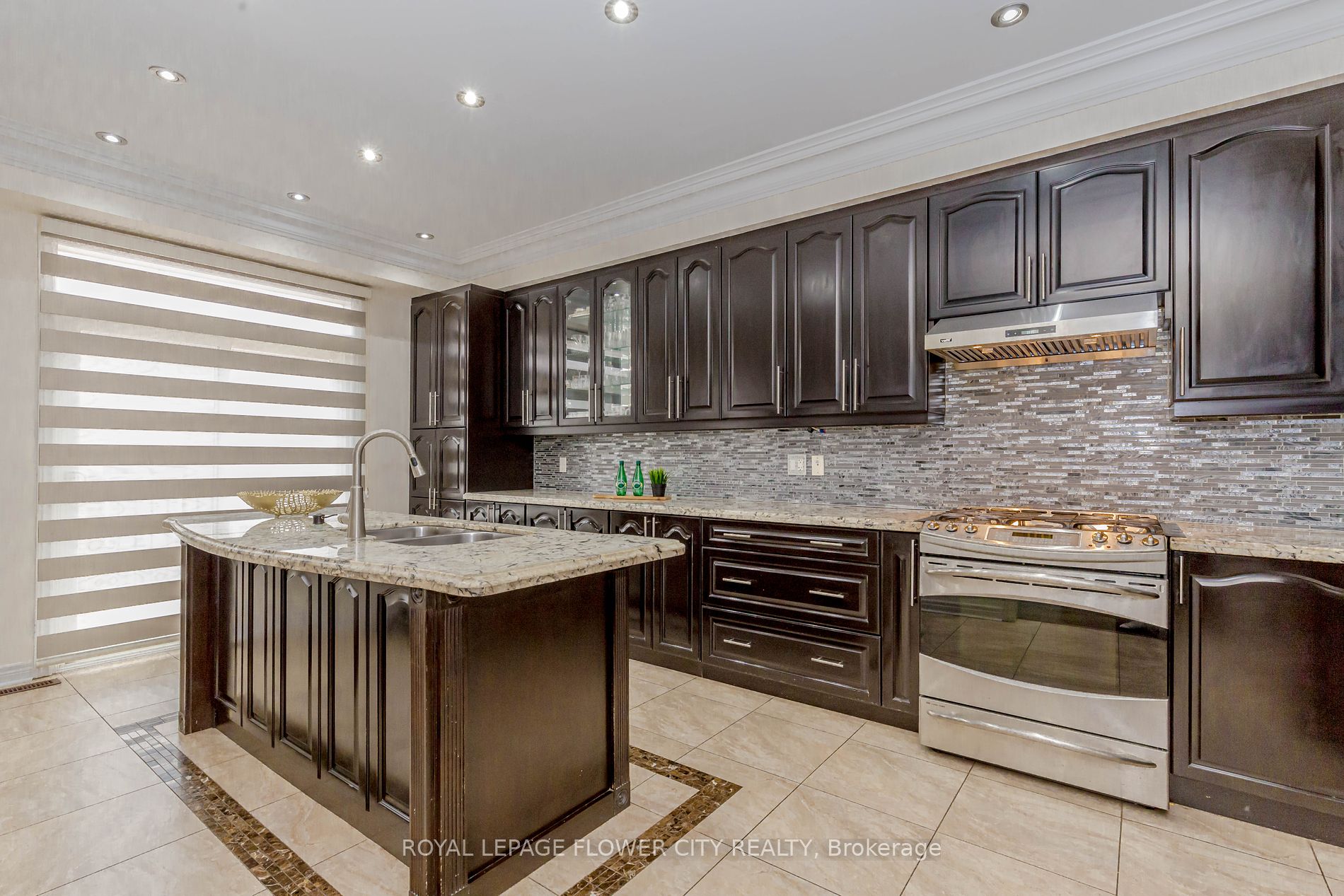 548 Fernforest Dr