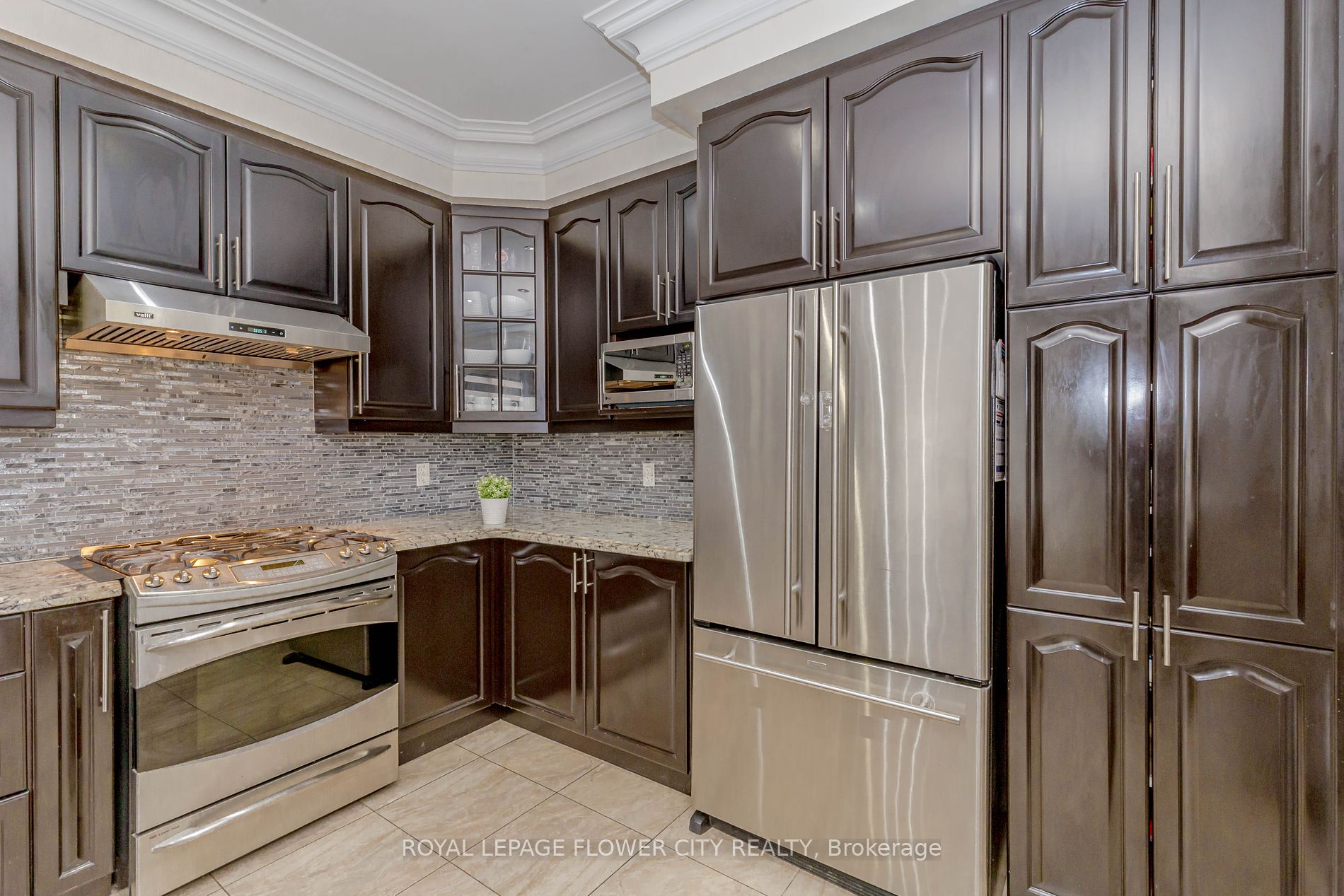 548 Fernforest Dr