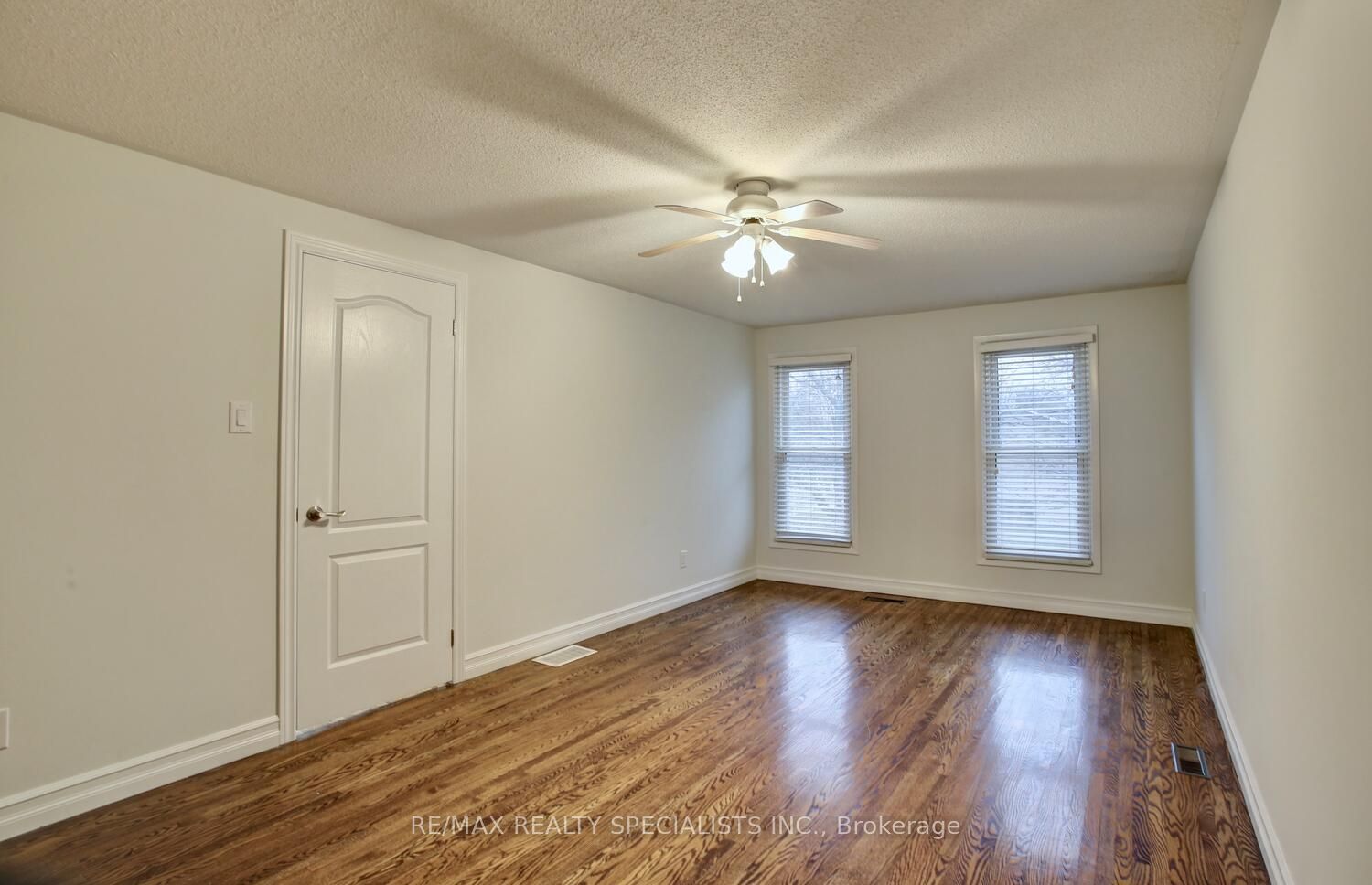 2420 Winthrop Cres