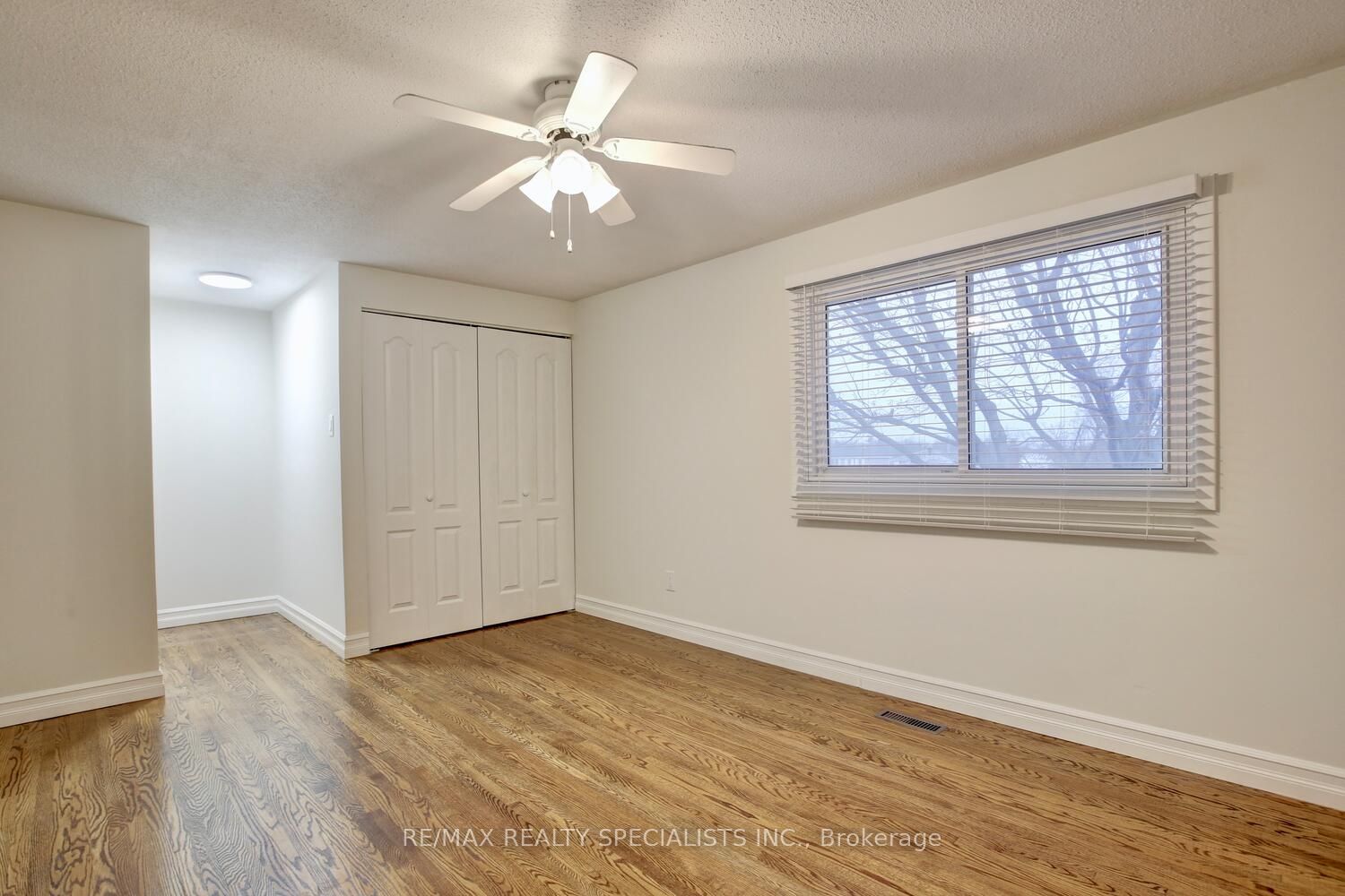 2420 Winthrop Cres
