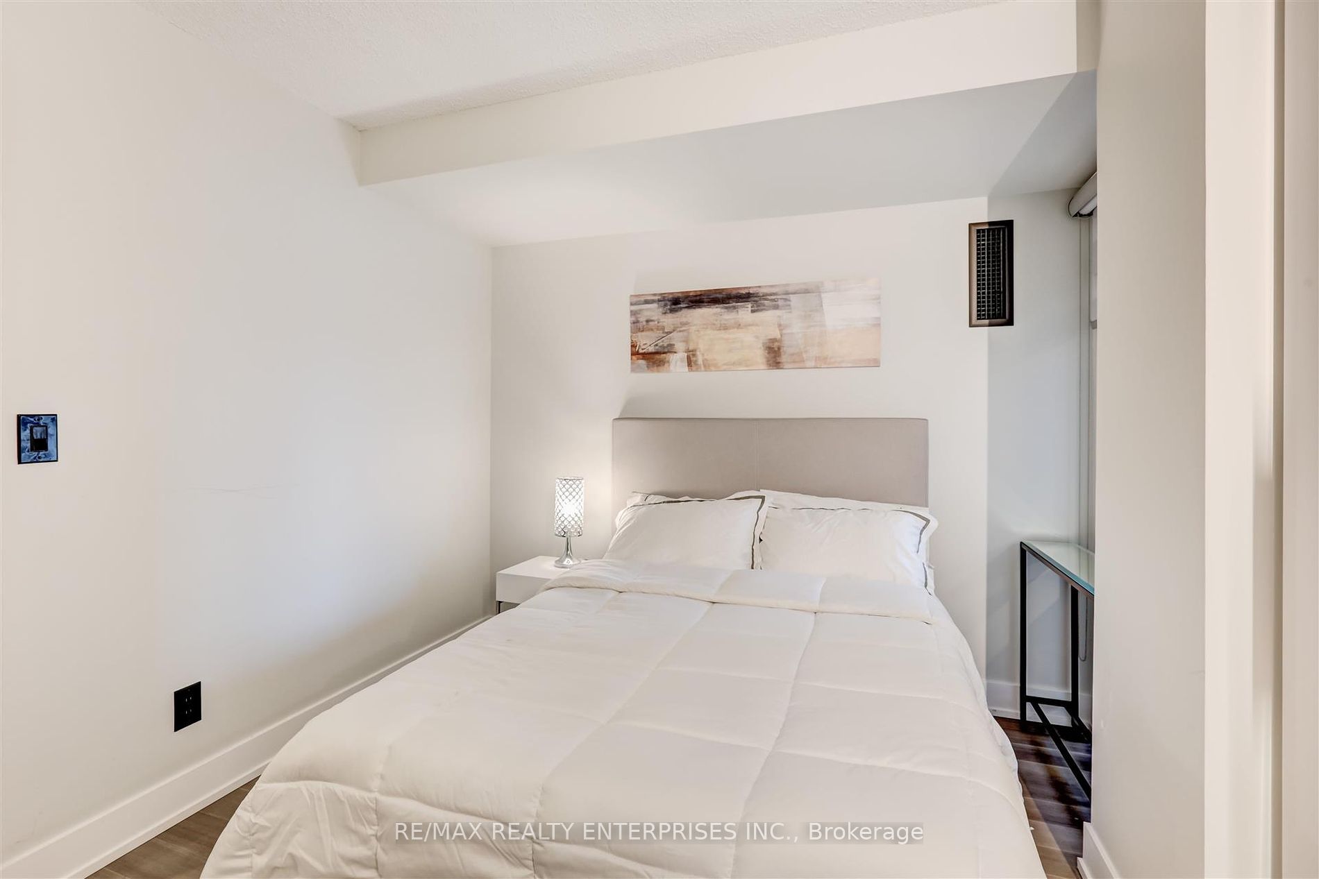 1 Palace Pier Court #1208