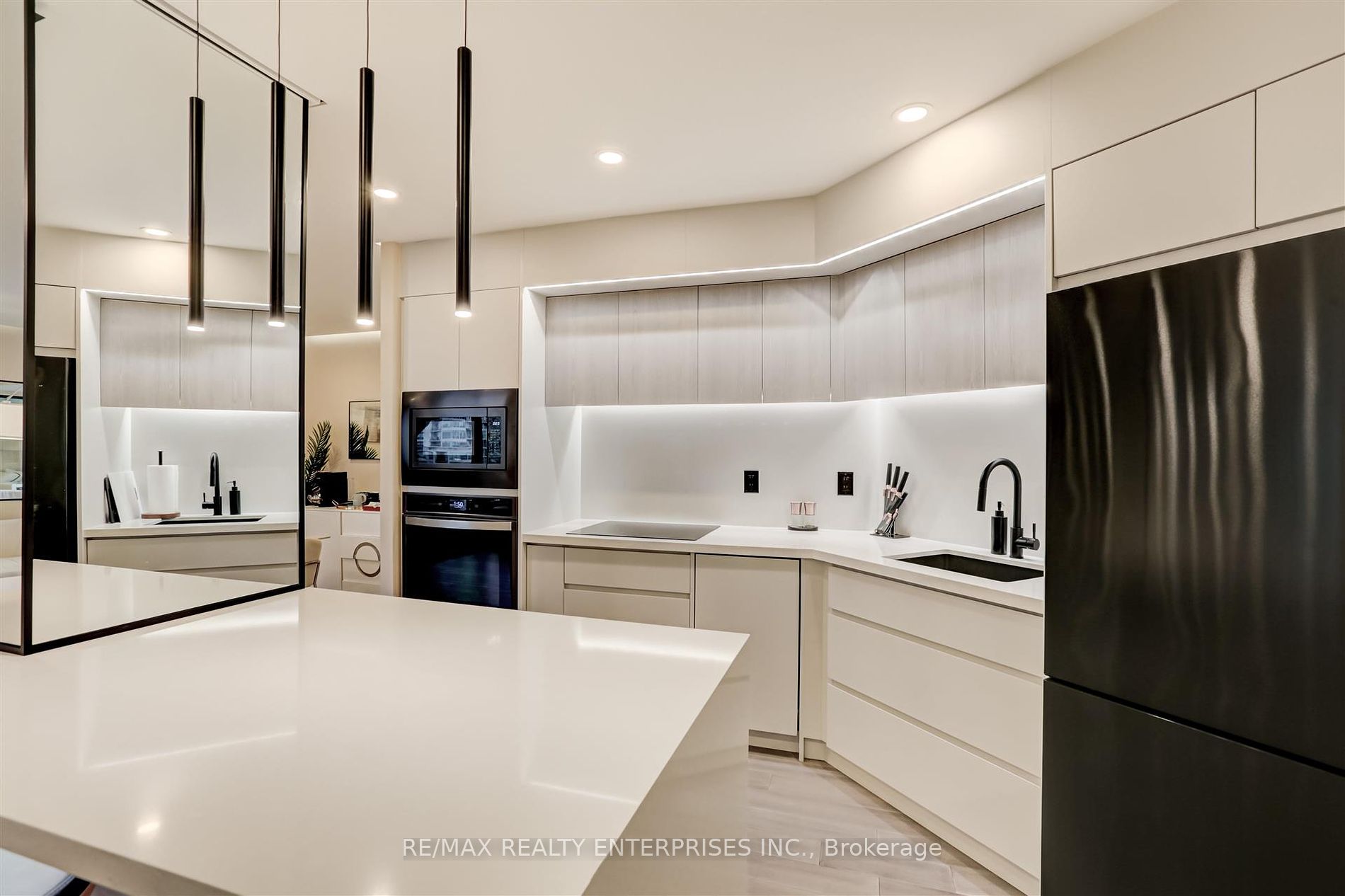 1 Palace Pier Court #1208