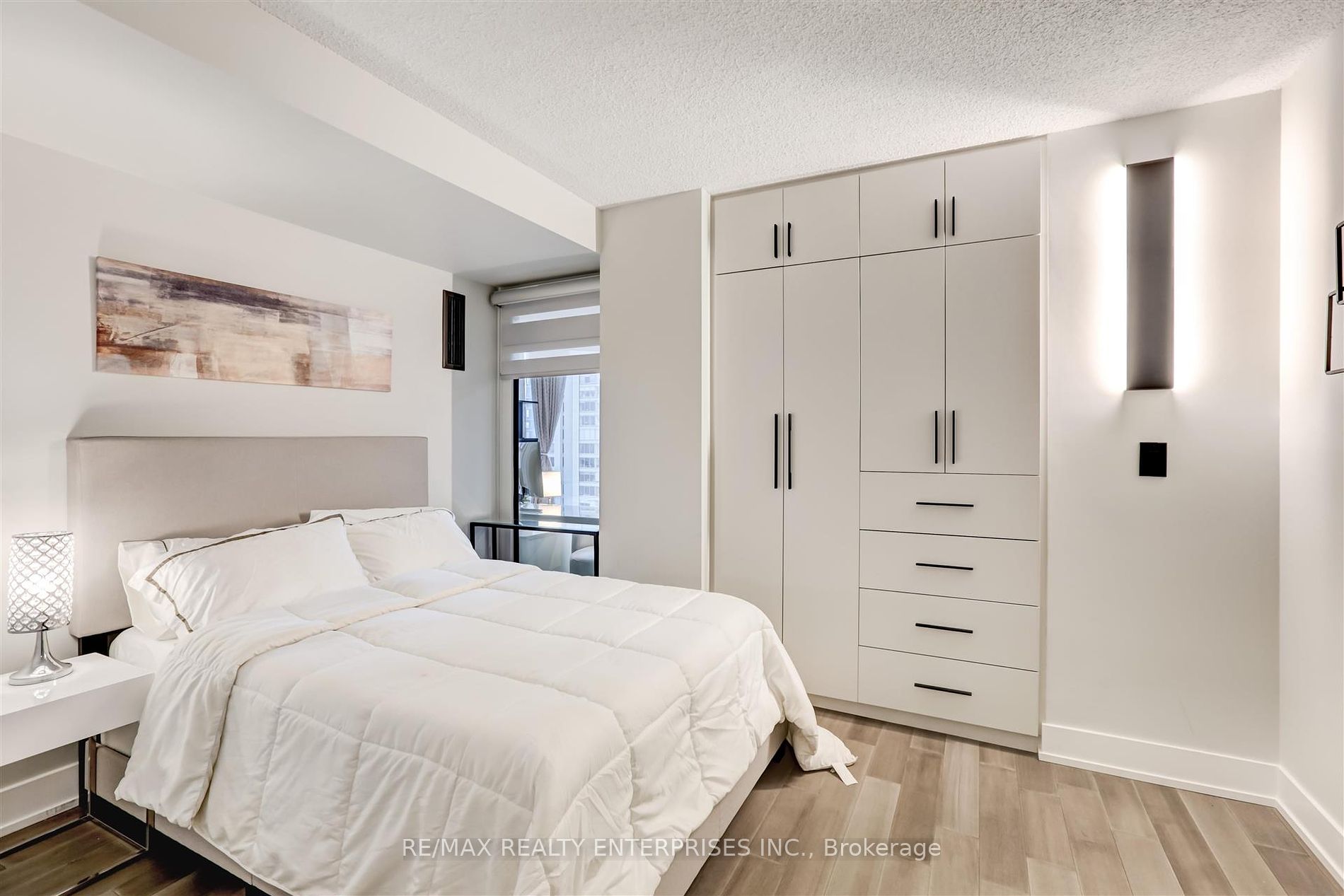 1 Palace Pier Court #1208