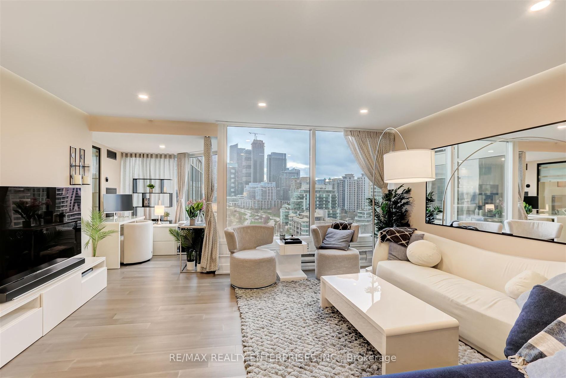 1 Palace Pier Court #1208
