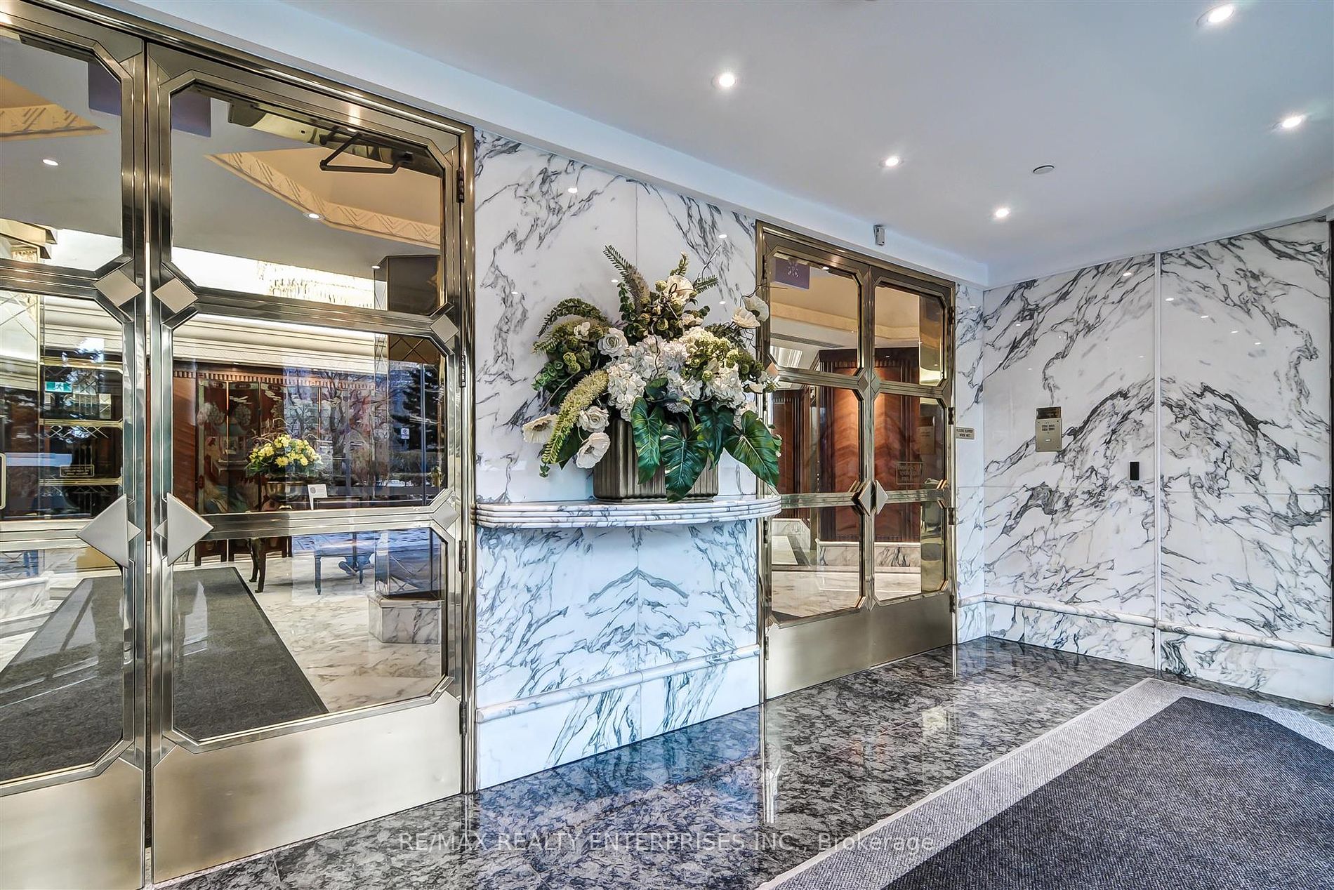 1 Palace Pier Court #1208