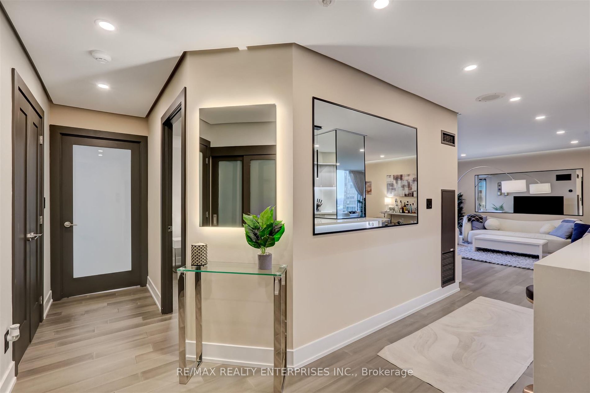 1 Palace Pier Court #1208