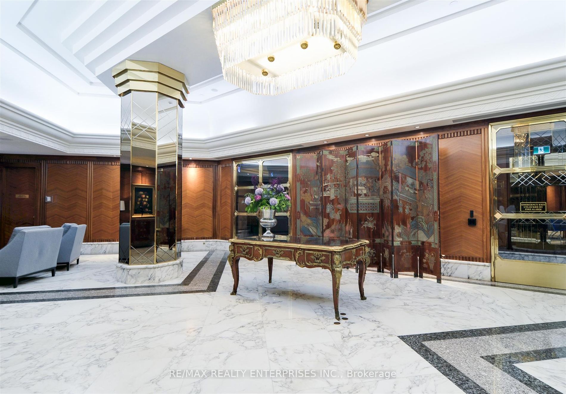 1 Palace Pier Court #1208