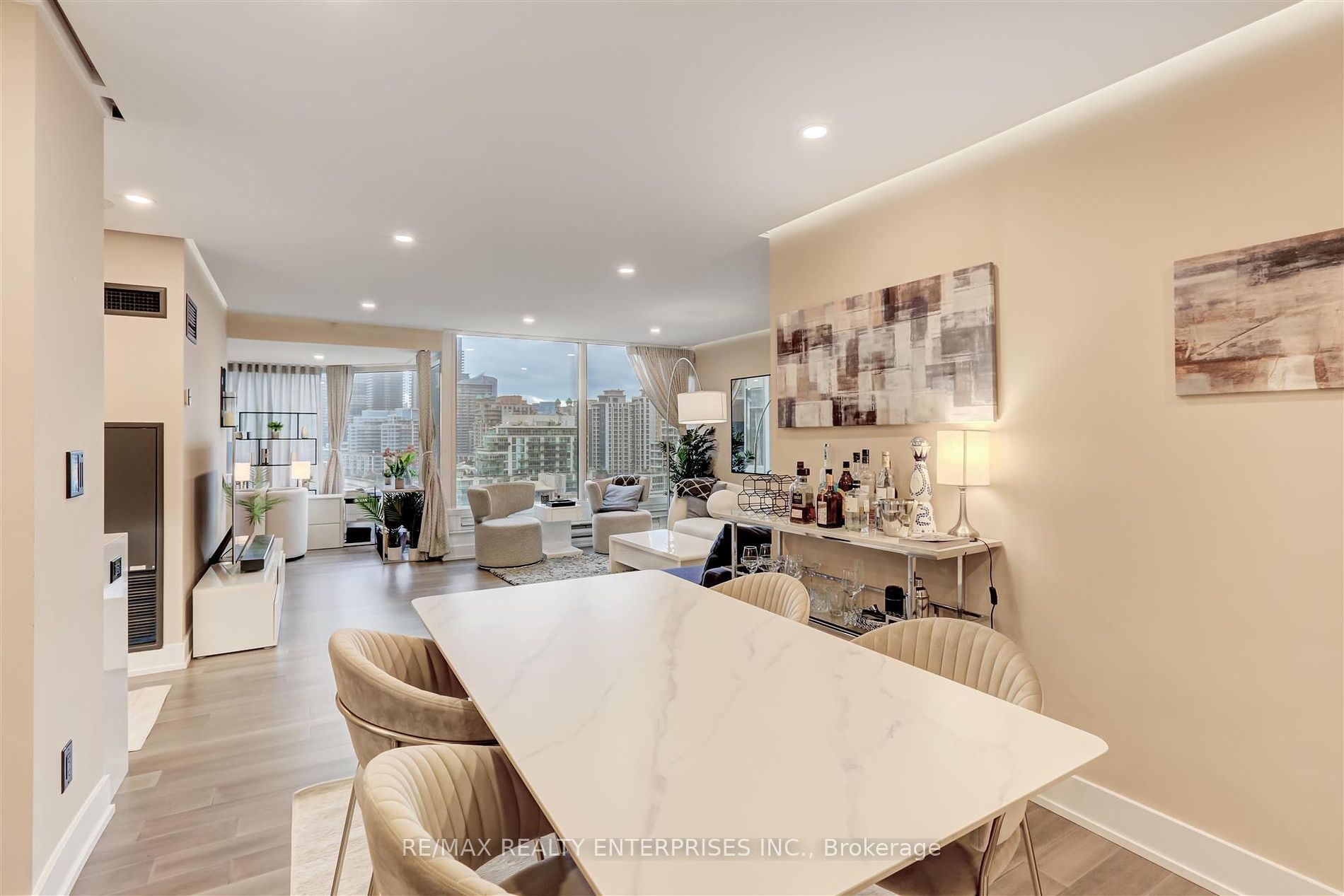 1 Palace Pier Court #1208