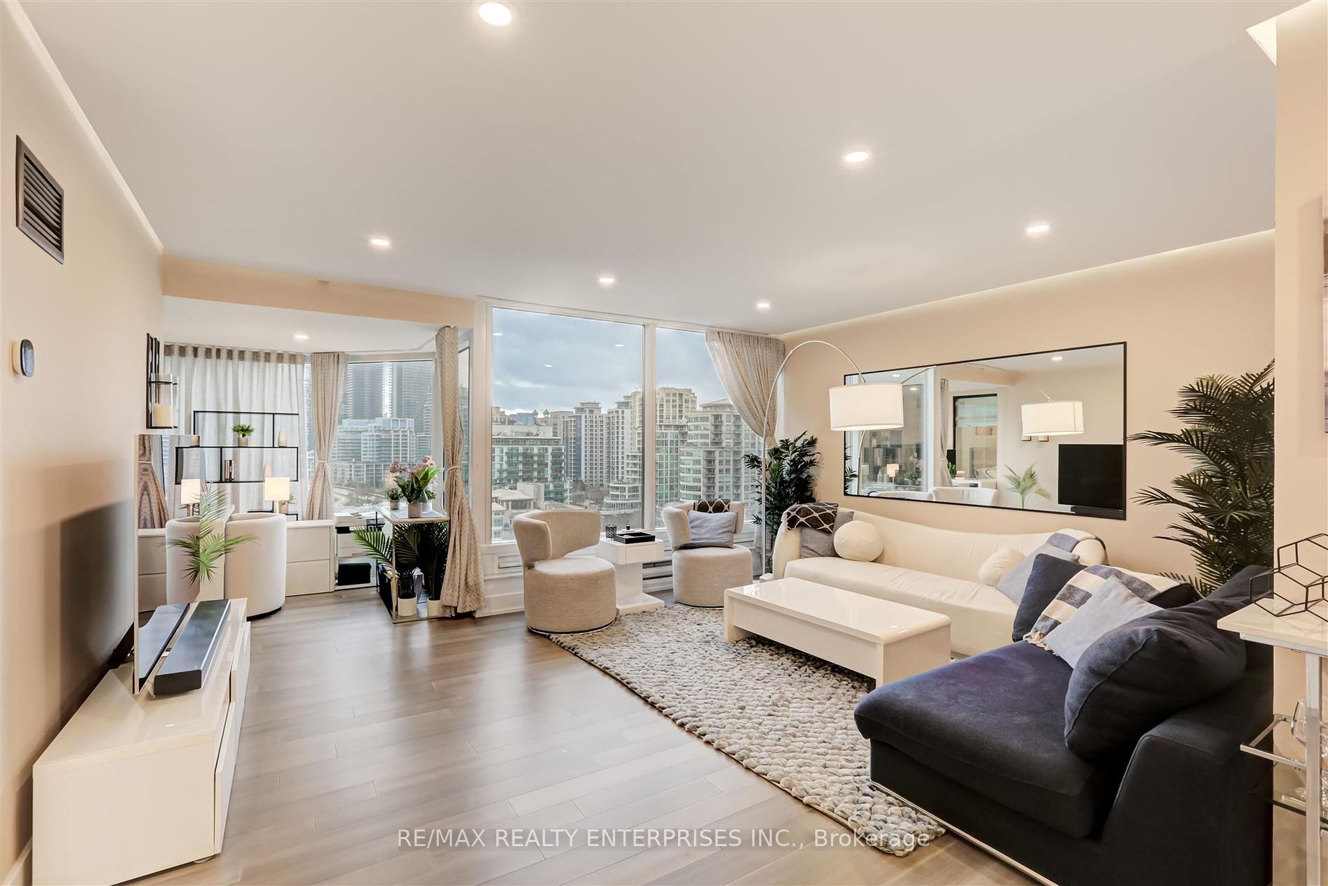 1 Palace Pier Court #1208