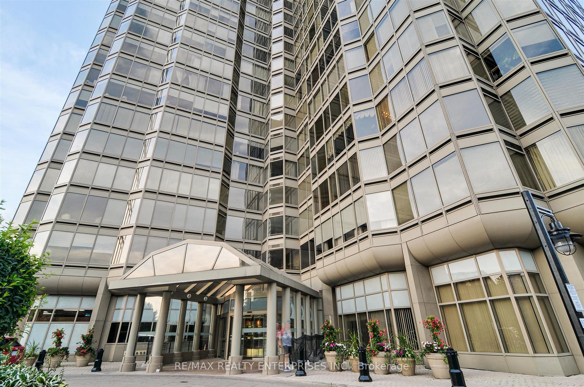 1 Palace Pier Court #1208