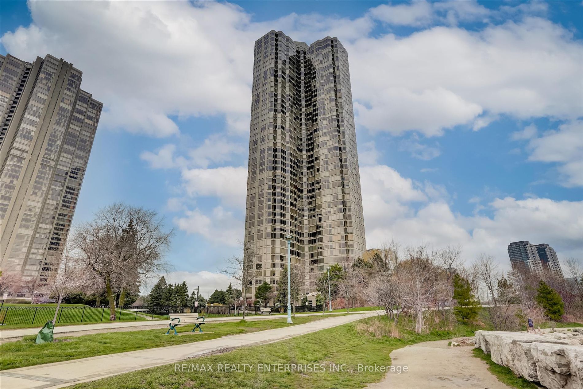 1 Palace Pier Court #1208