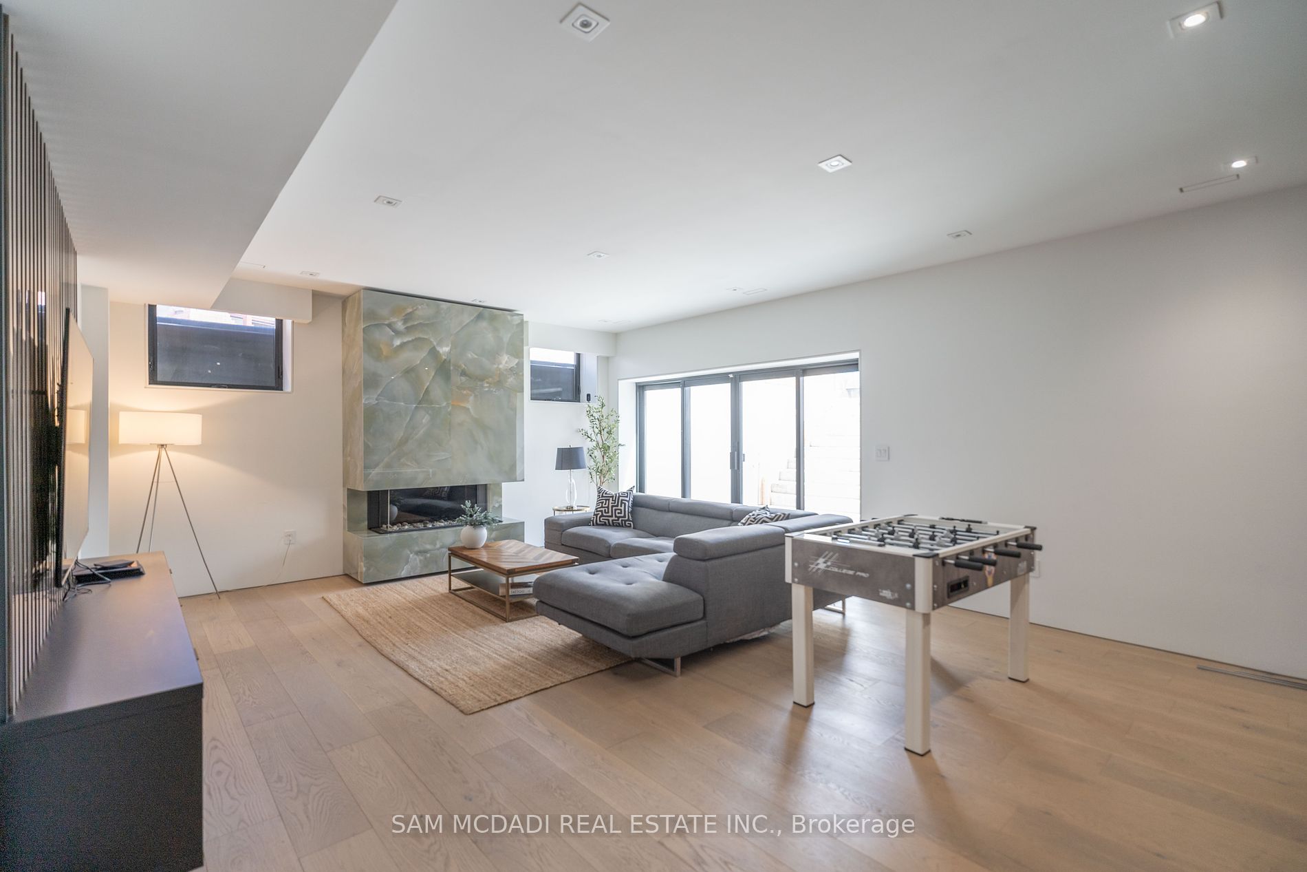 45 Savona Drive