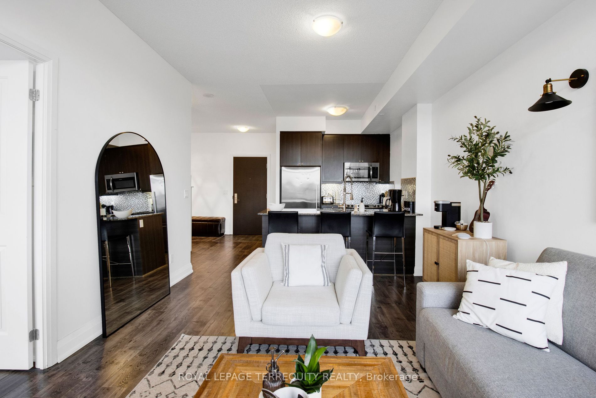 35 Fontenay Crt, #405