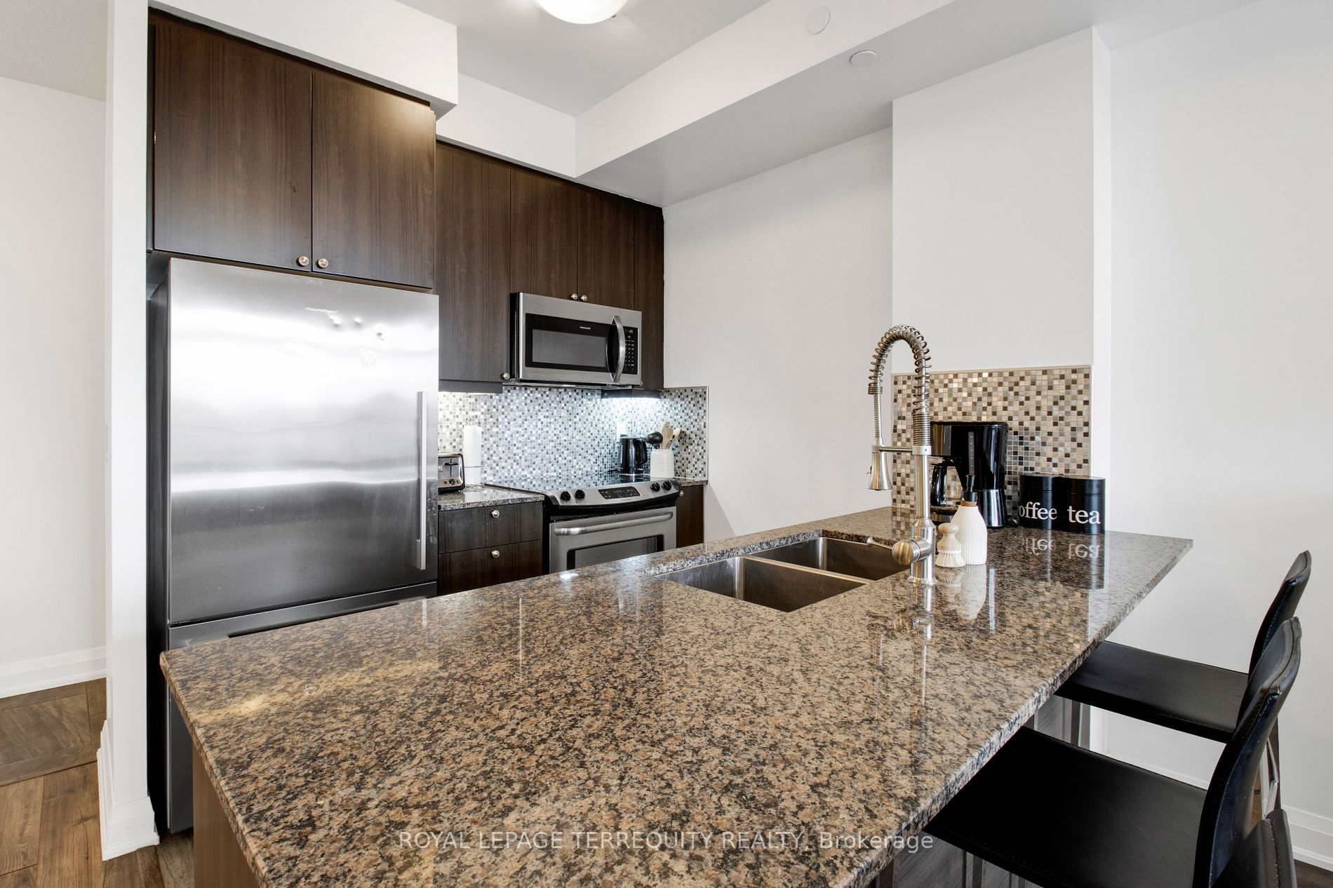 35 Fontenay Crt, #405