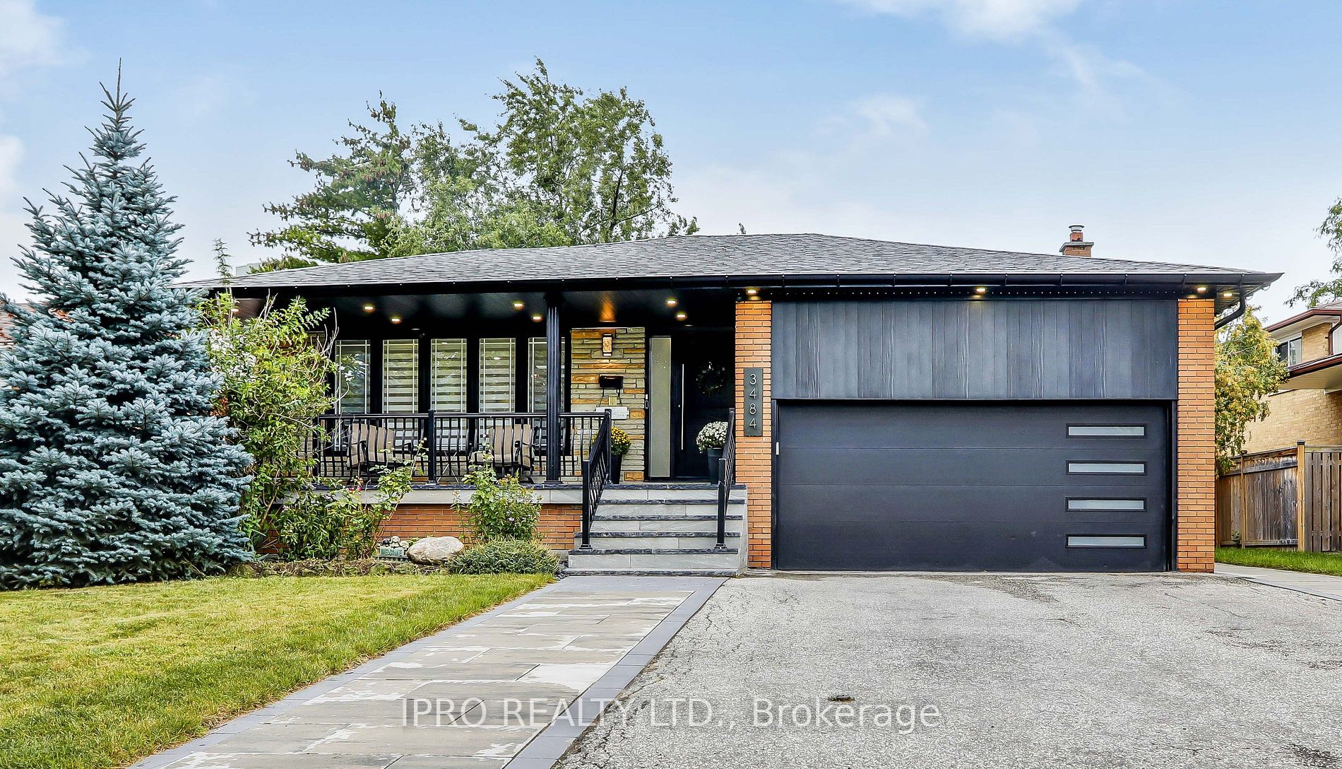 3484 Riverspray Cres