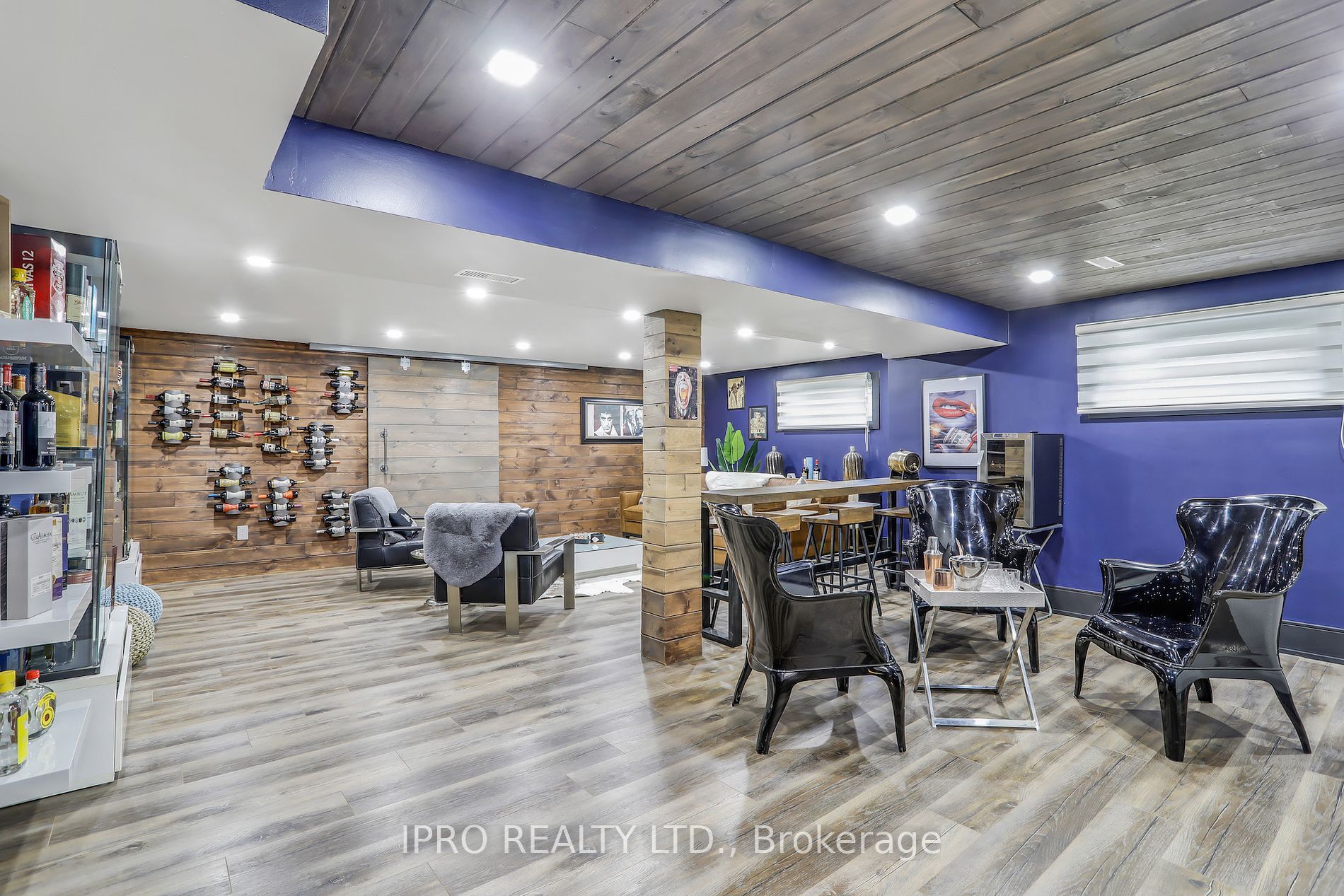 3484 Riverspray Cres
