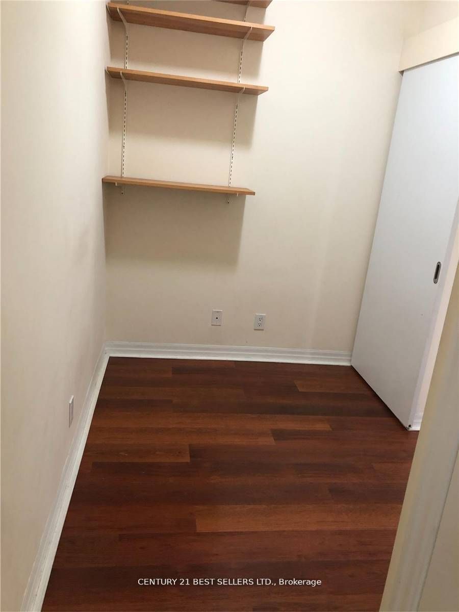 225 Webb Dr, #801