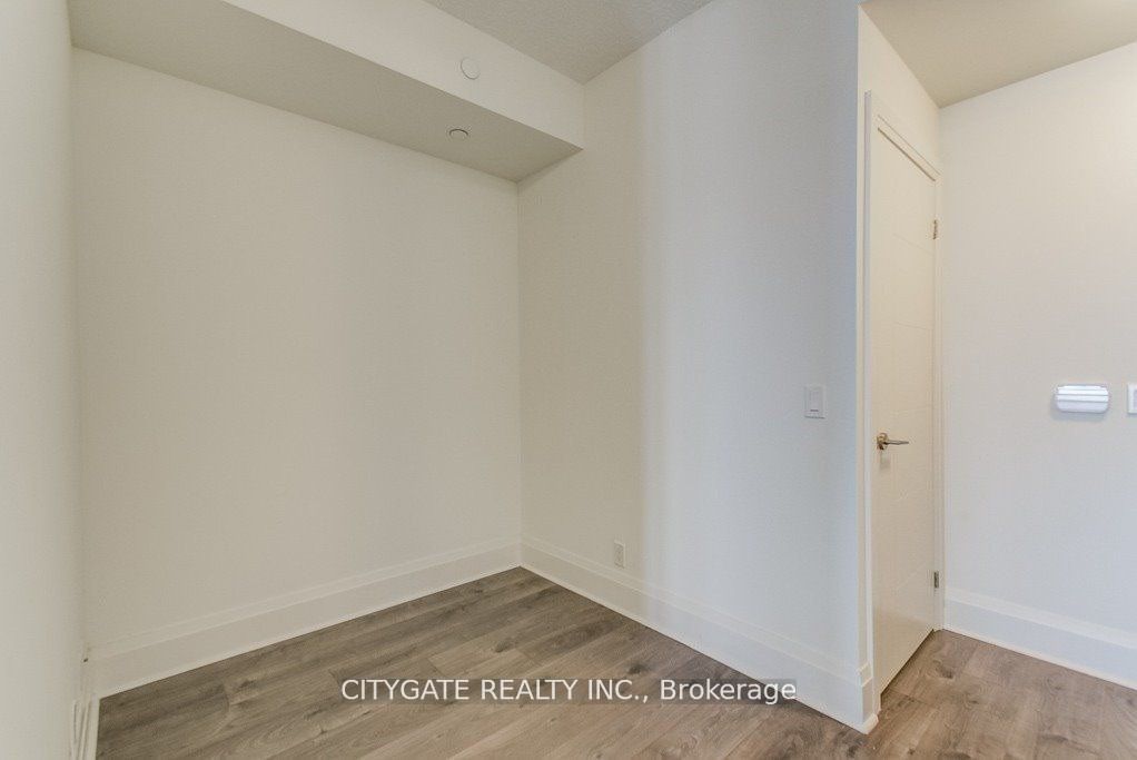 17 Zorra St, #1607