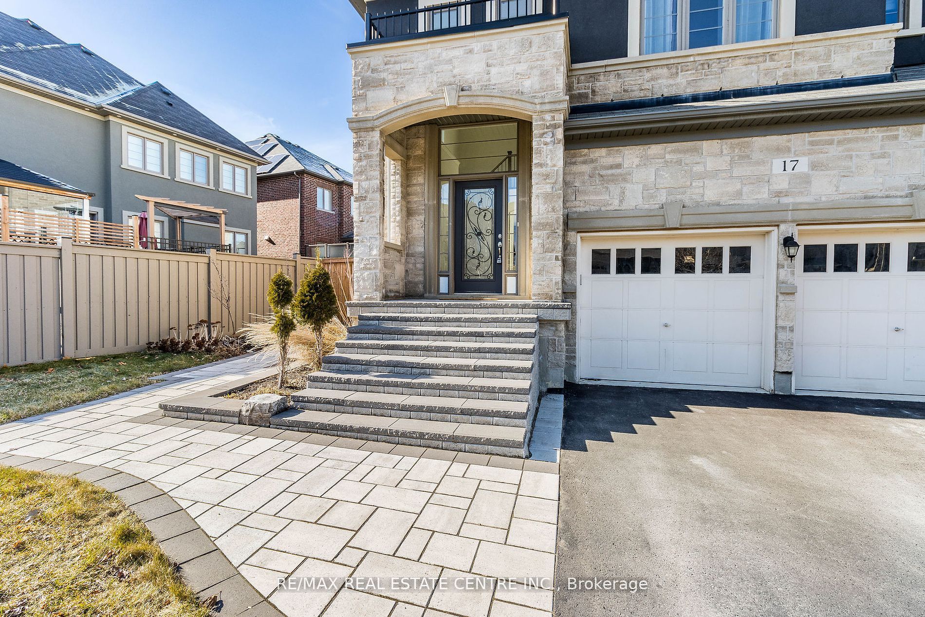 17 Prairie Creek Cres
