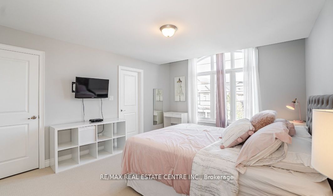 17 Prairie Creek Cres