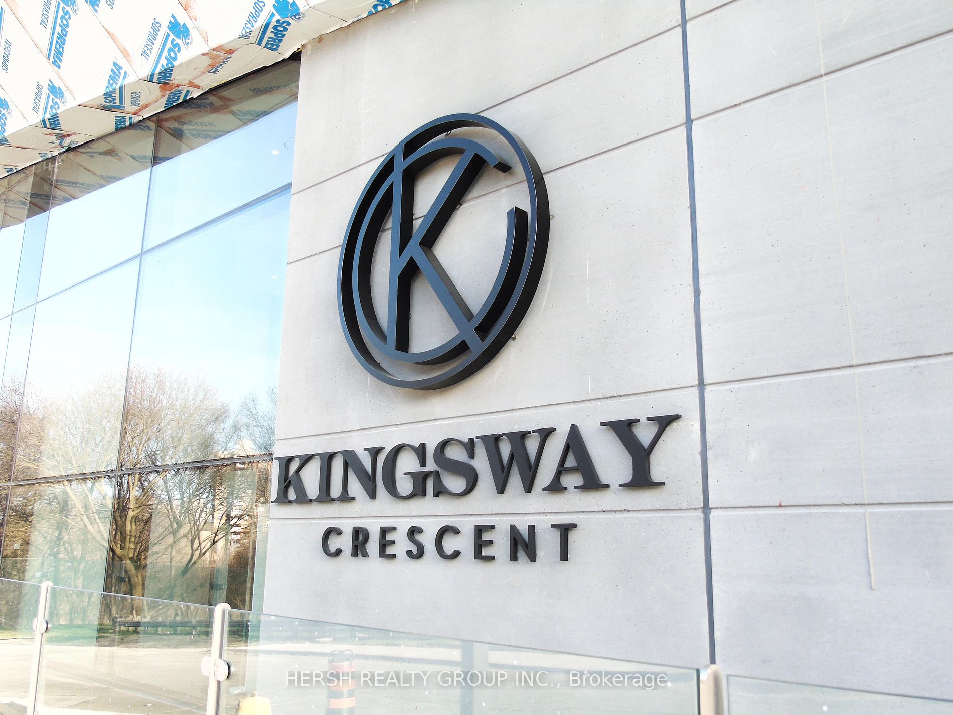 160 Kingsway Cres, #411