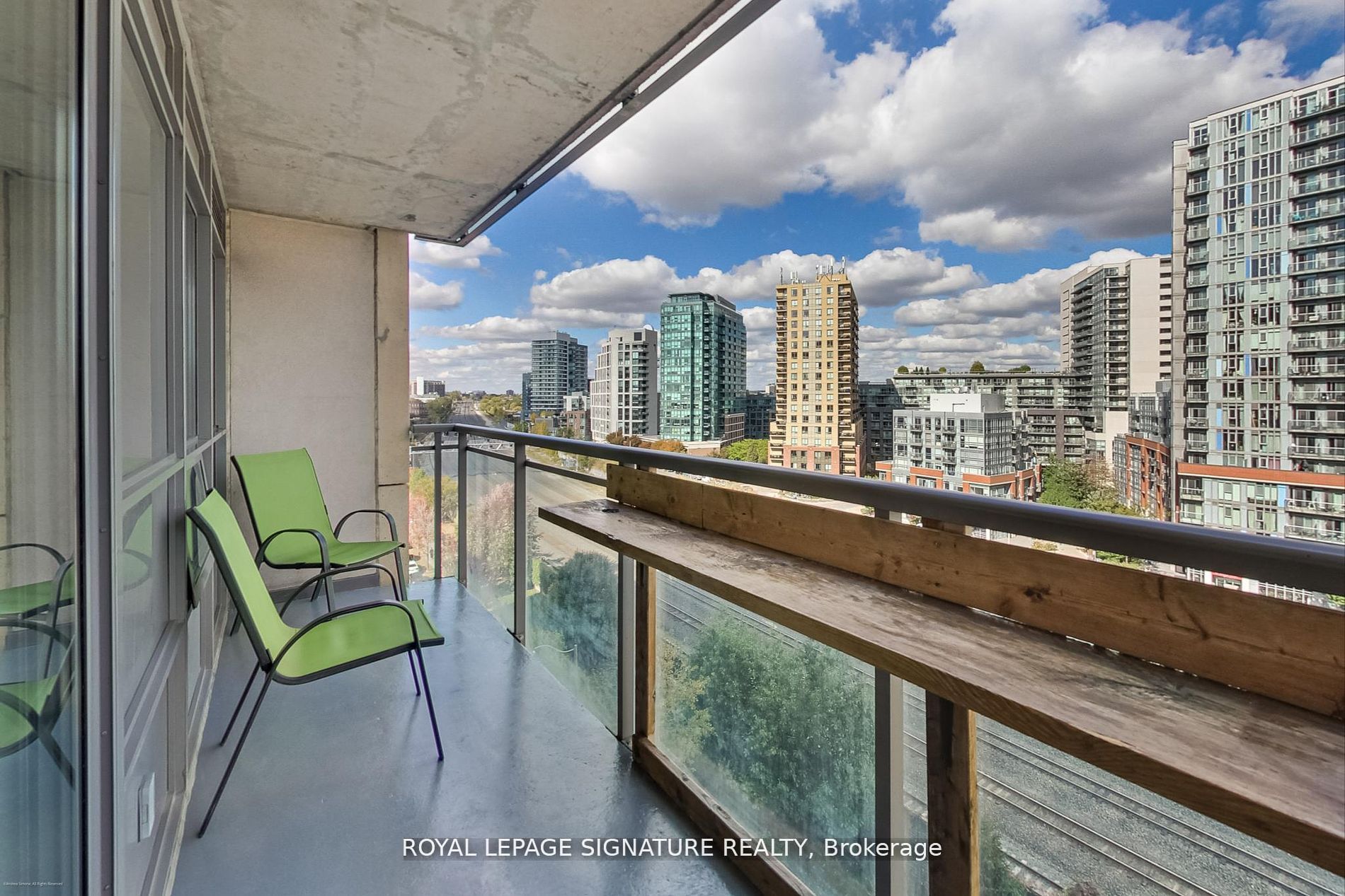 38 Joe Shuster Way, #926