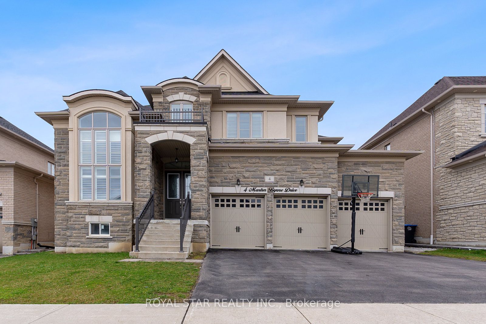 4 Martin Byrne Dr