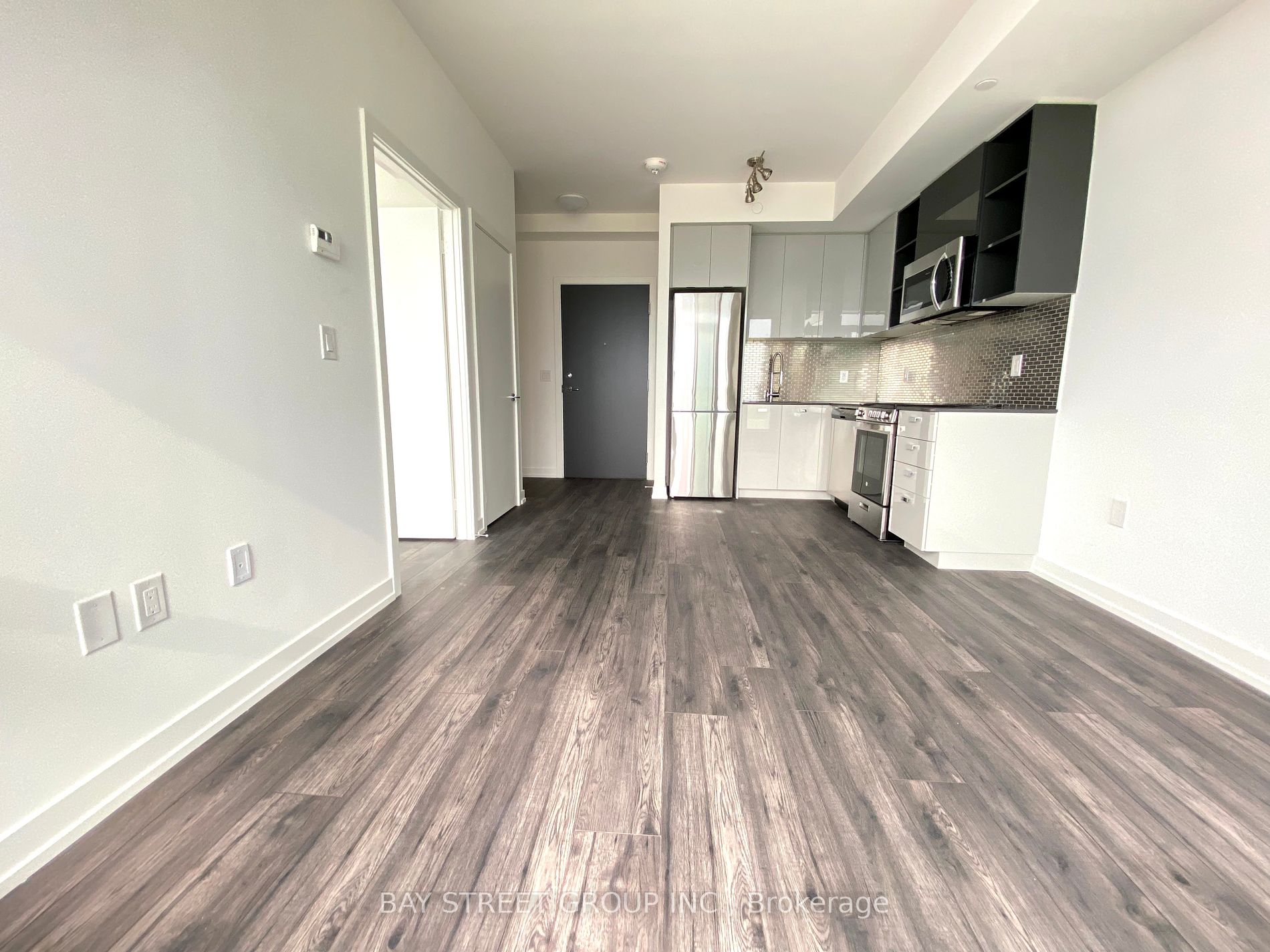 10 De Boers Drive #814
