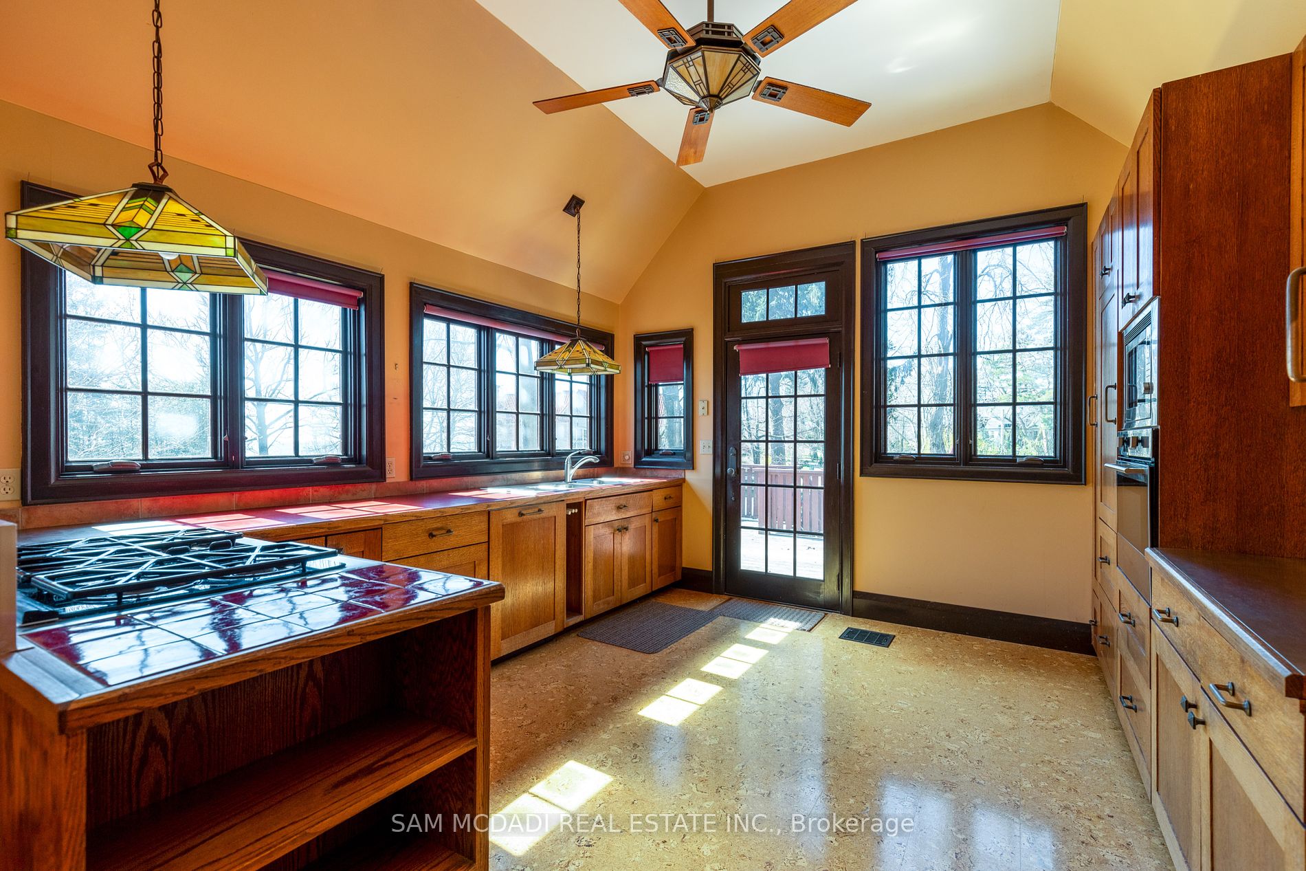 62 Maple Avenue S