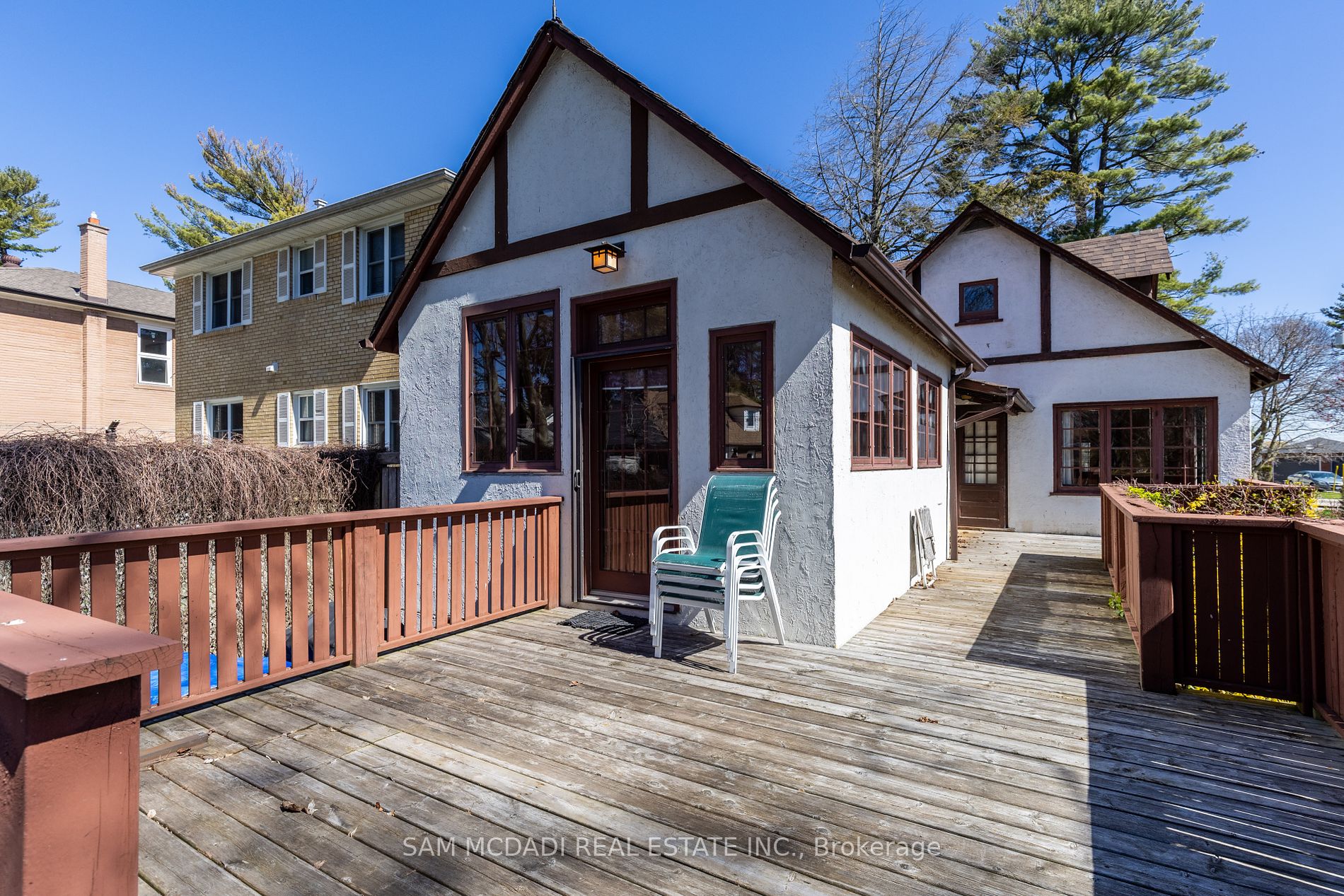 62 Maple Avenue S