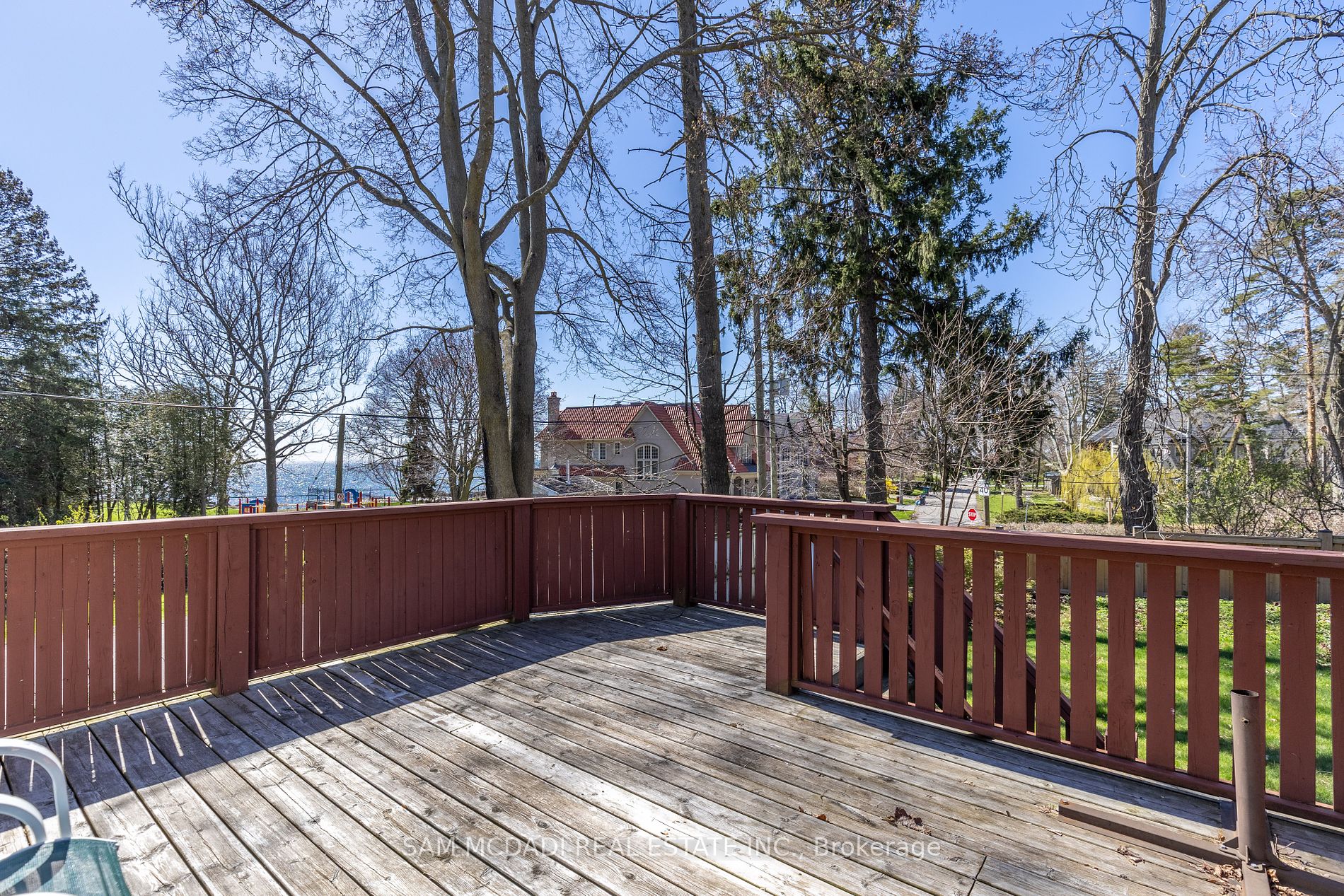 62 Maple Avenue S