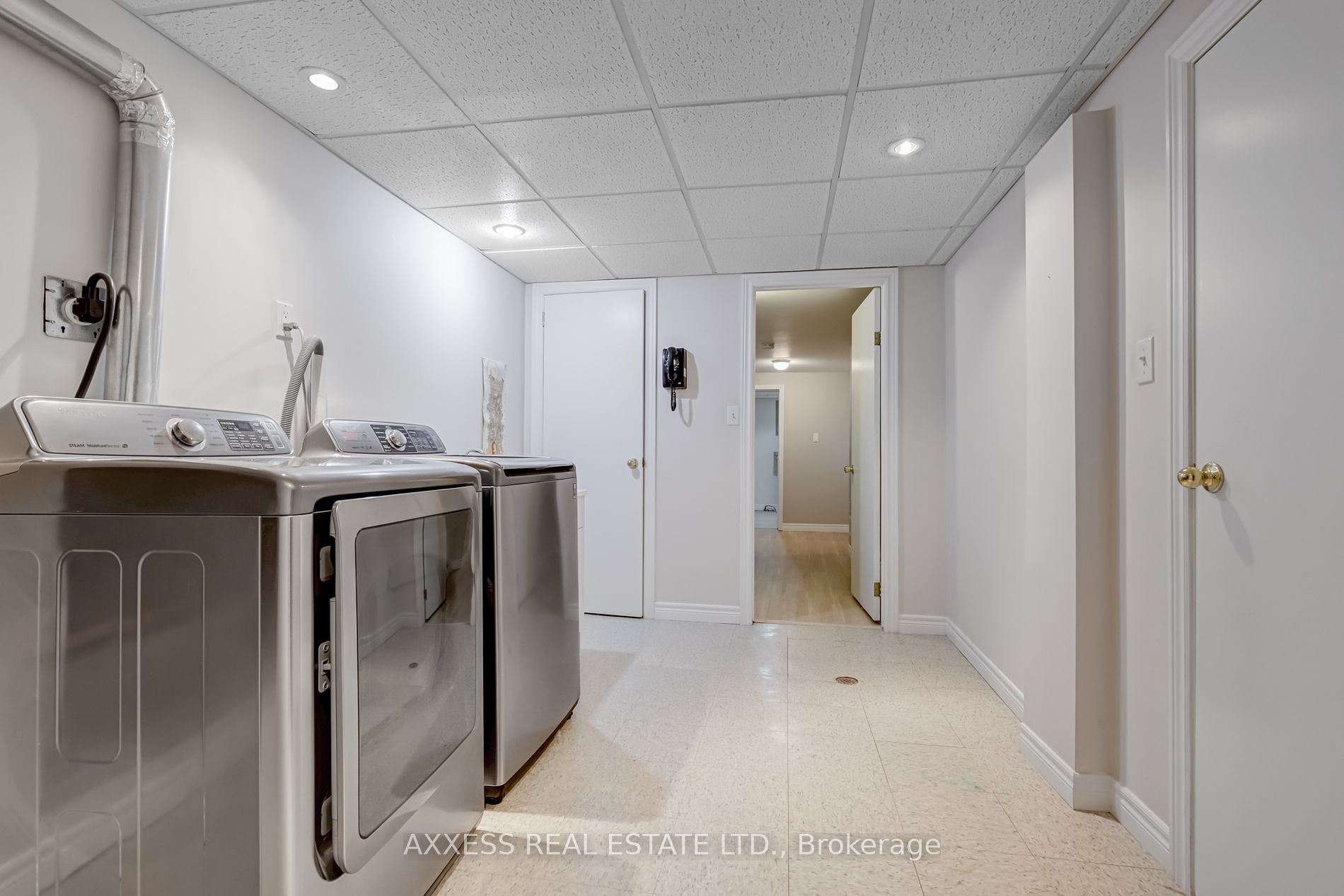 383 Maplehurst Avenue