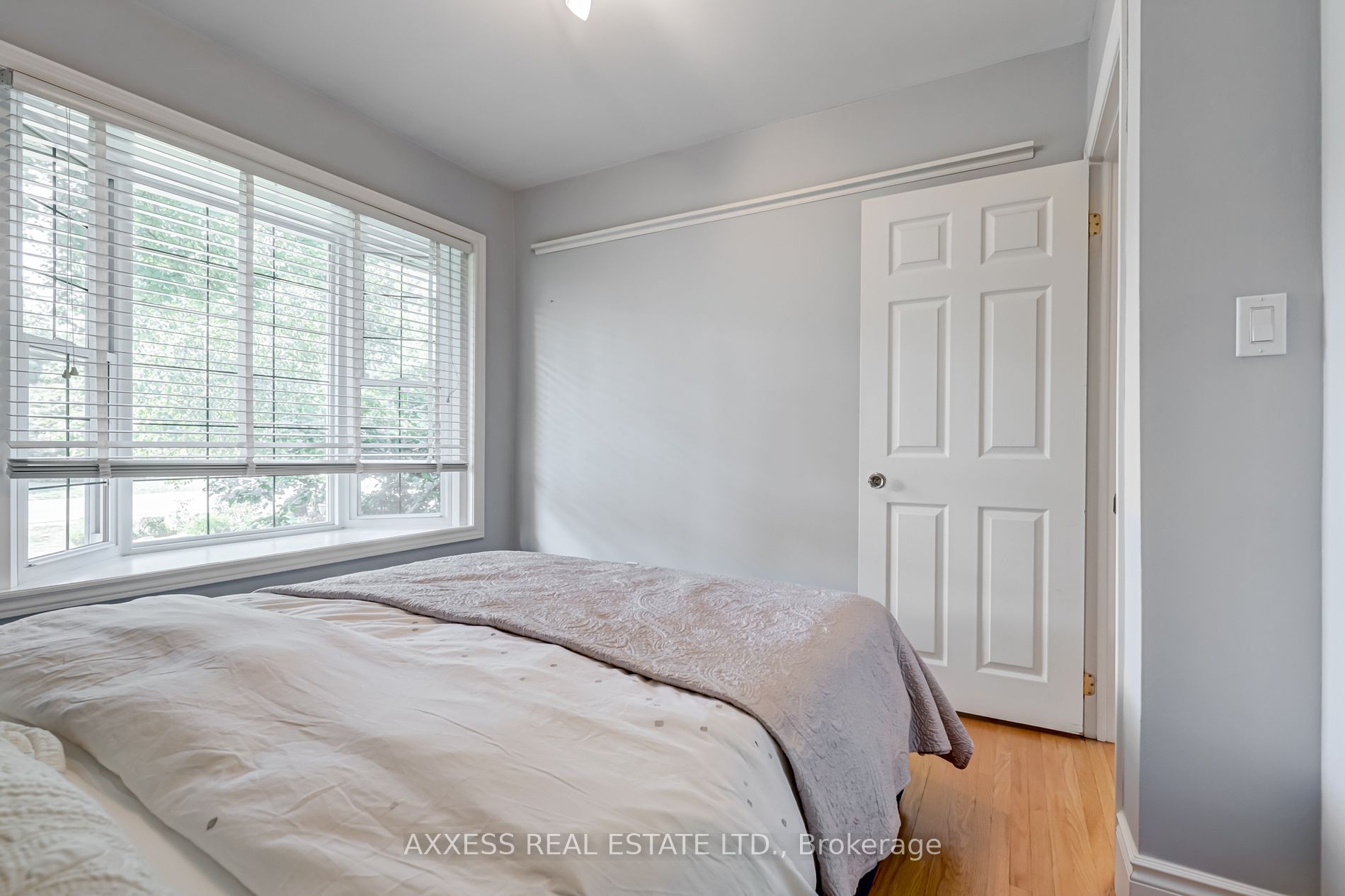 383 Maplehurst Avenue