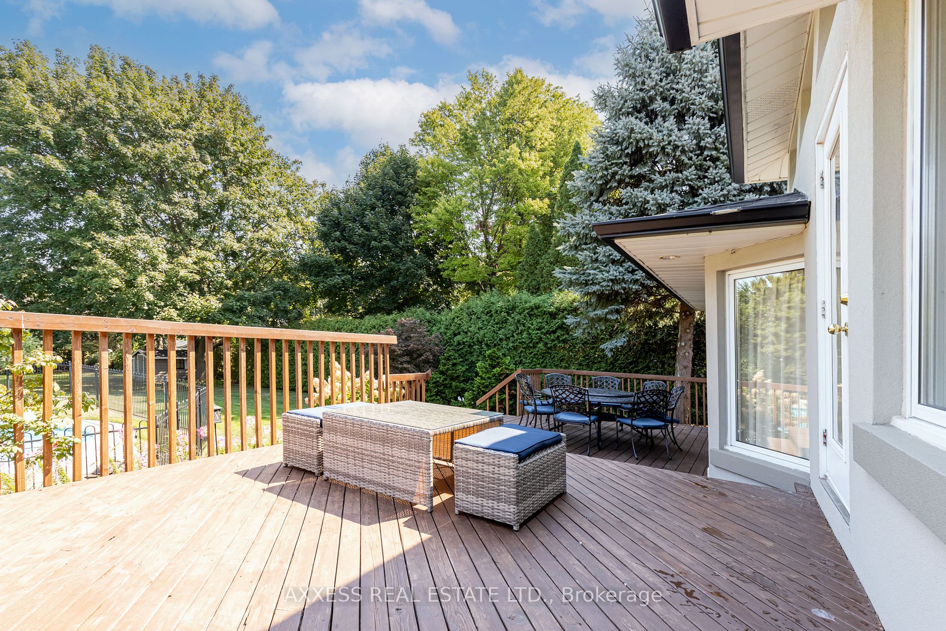 383 Maplehurst Avenue