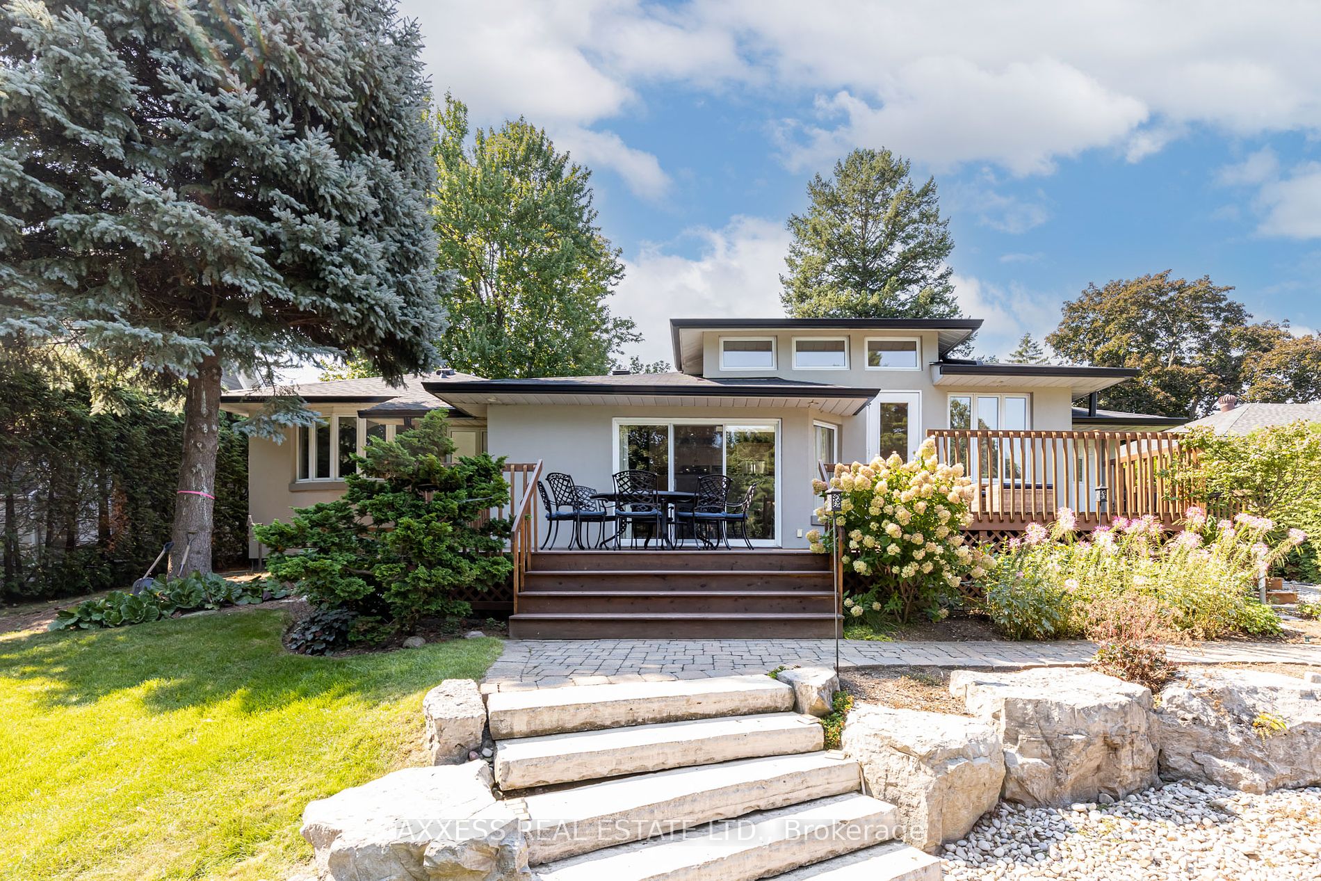 383 Maplehurst Avenue