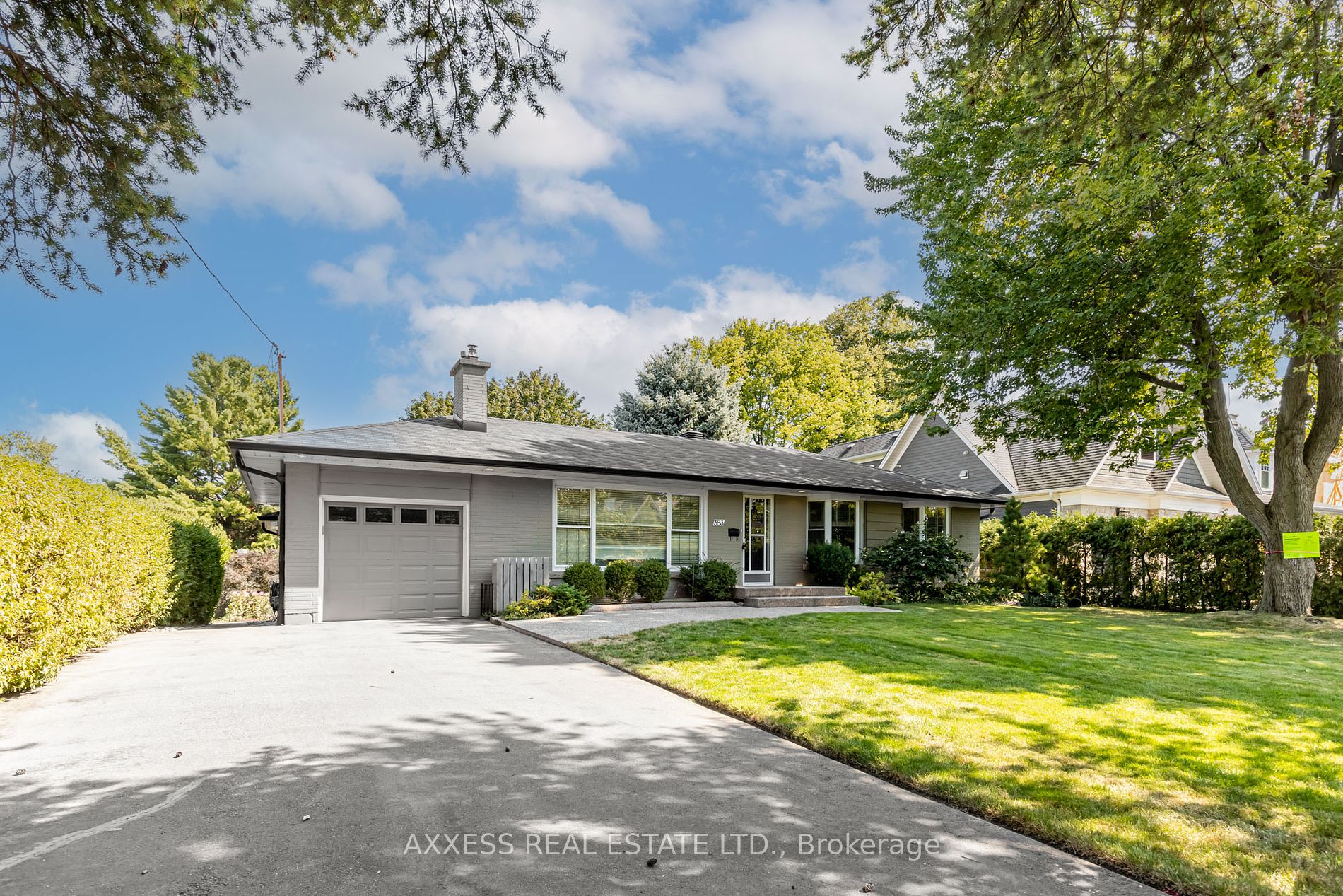 383 Maplehurst Avenue