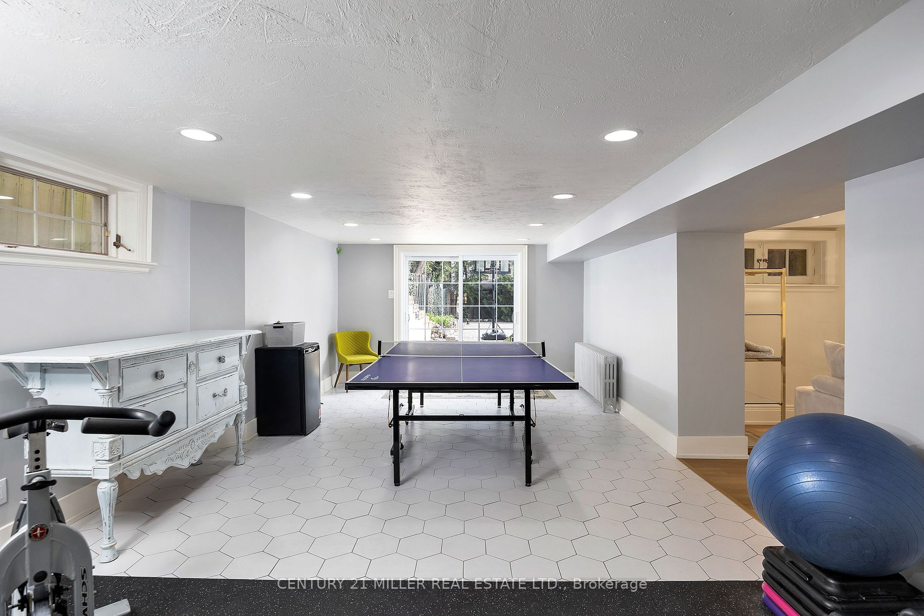 420 Randall St