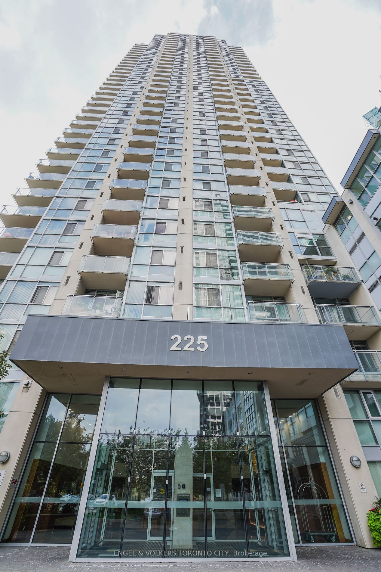 225 Webb Drive, #2104
