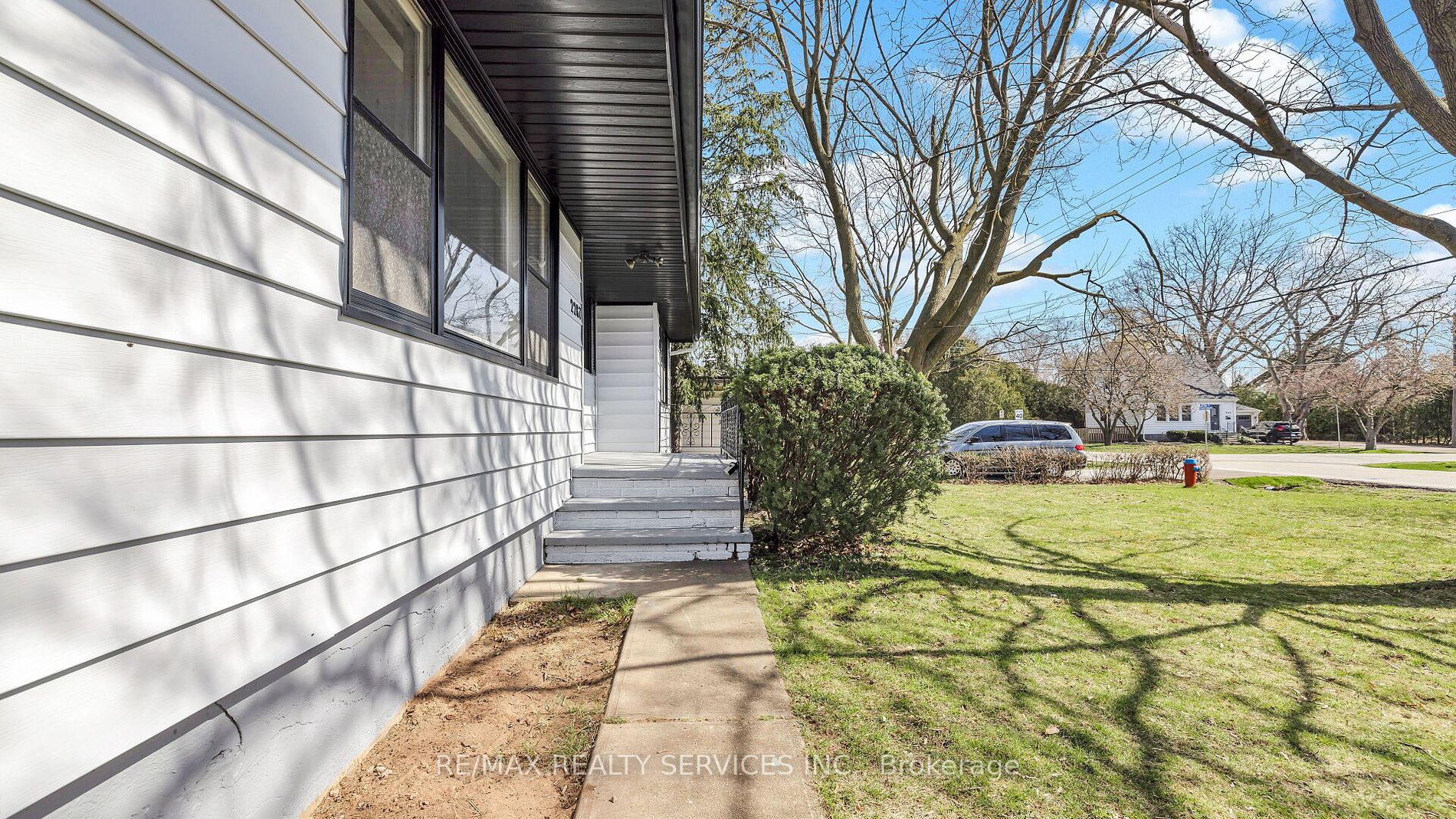 2287 Glenwood School Drive